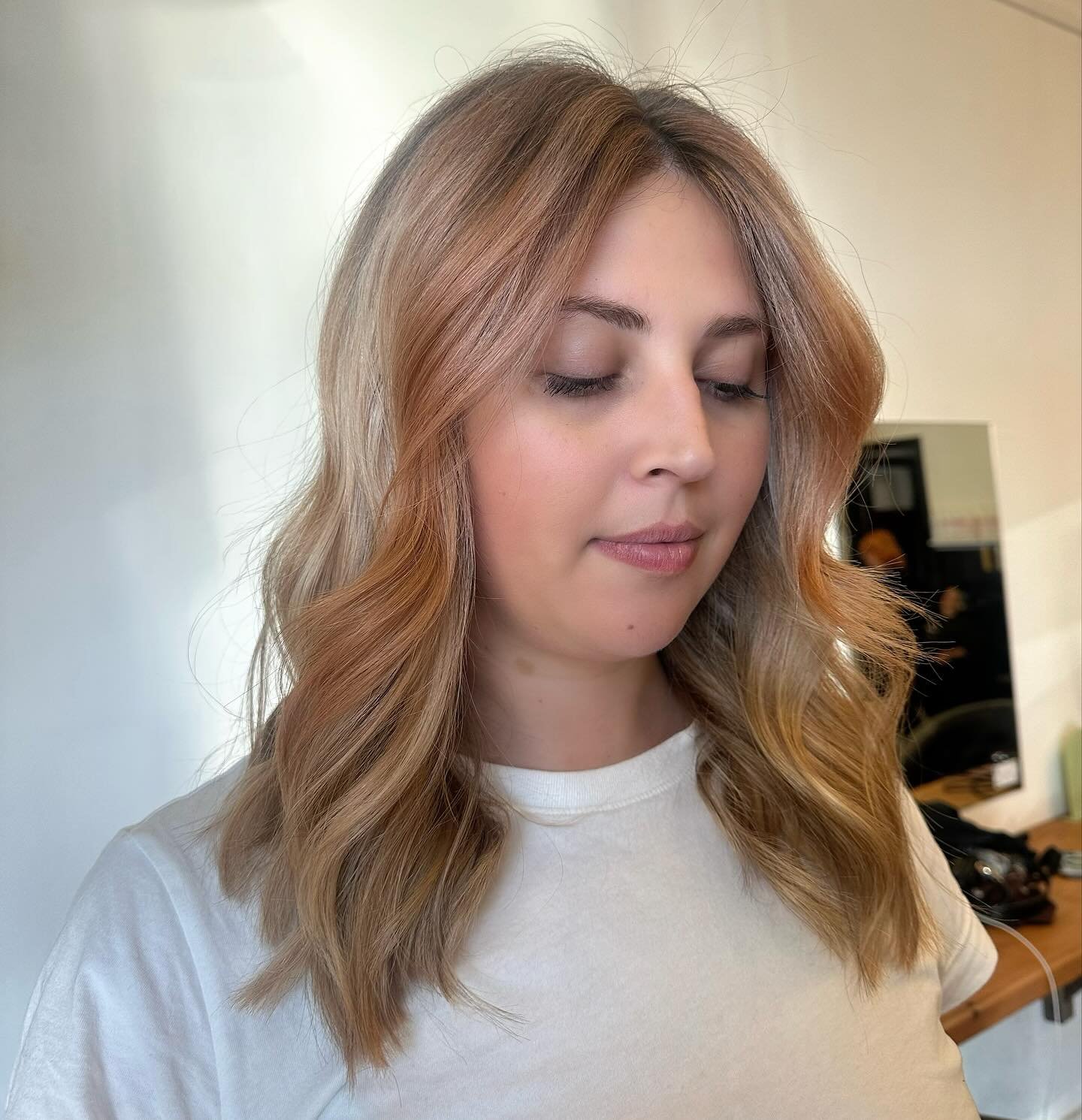 Peachy blonde!!🧡🍑

We love how we can use the @milkshakehair_aus colour whipped creams to create the nicest blonde effects.

On this beautiful queen we used the rose brown that gives the cutest peachy effect.
Hope you guys are enjoying this new bra