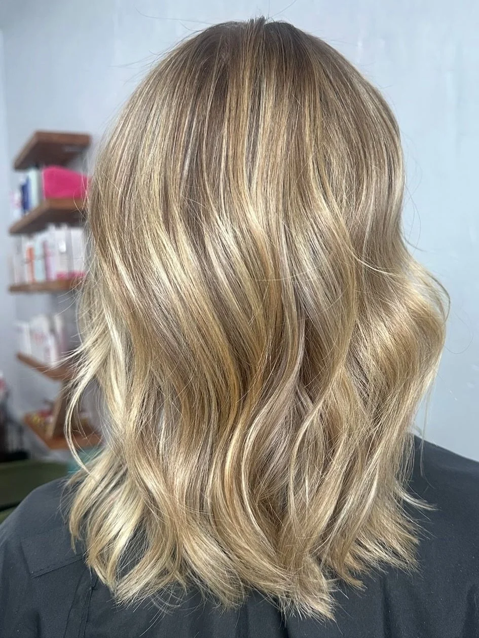 Baby blonde bombshell! 

Swipe to see some magic ✨

Book your appointment today - link in bio or DM! 

💇&zwj;♀️ by Lara at Salon 35018
📍Hawthorn, Melbourne 

#salon35018 #babyblonde #livedinblonde #lowmaintaneblonde #blonde #faceframing #hairtransf
