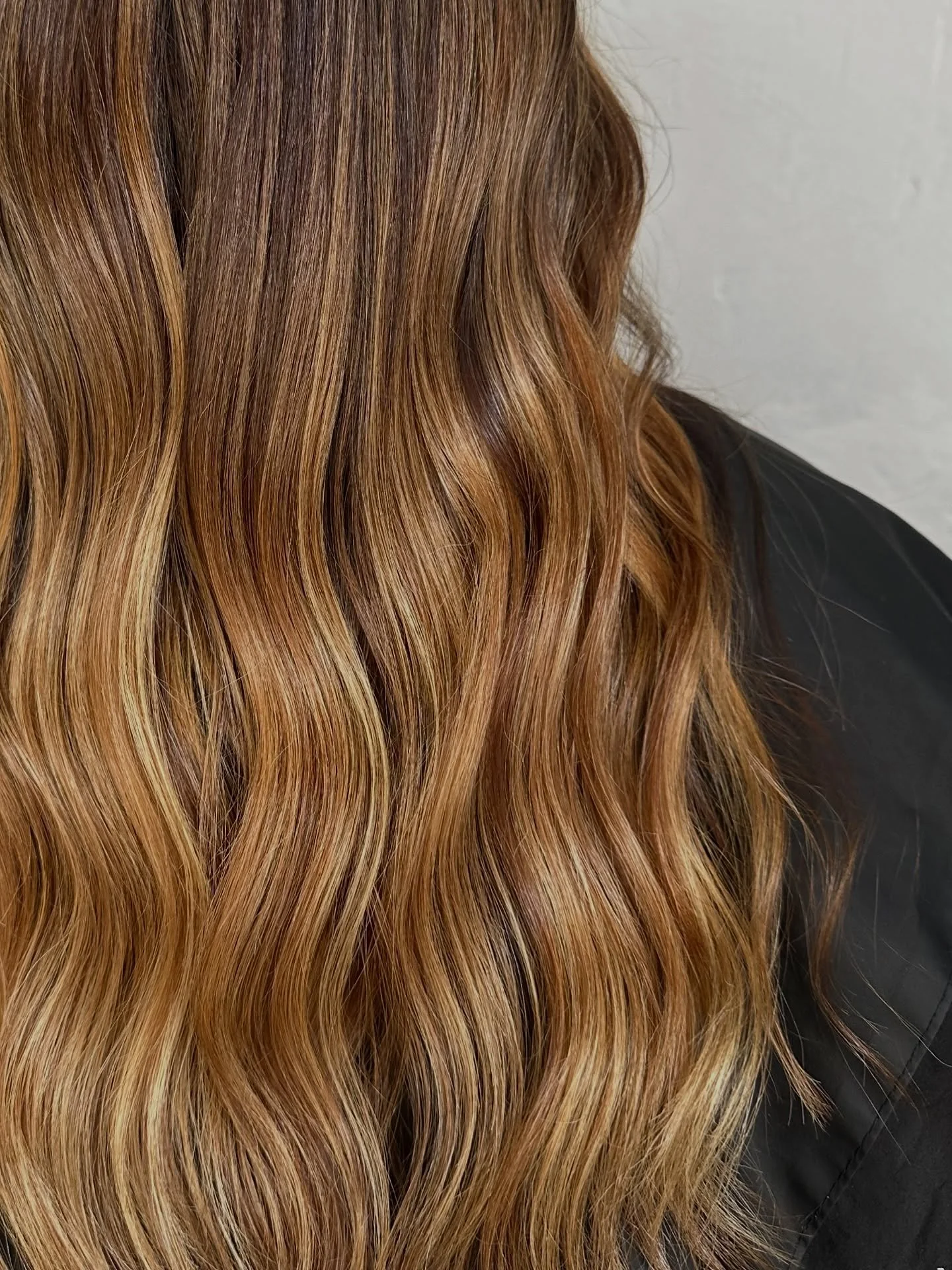 The perfect honey blonde for these warmer months 🍯☀️

DM or click the link in bio to book your appointment today! 

💇&zwj;♀️ by Lara at Salon 35018
📍Hawthorn, Melbourne

#salon35018 #natural #blonde #honeyblonde #summerhair #haircare #haircolour #