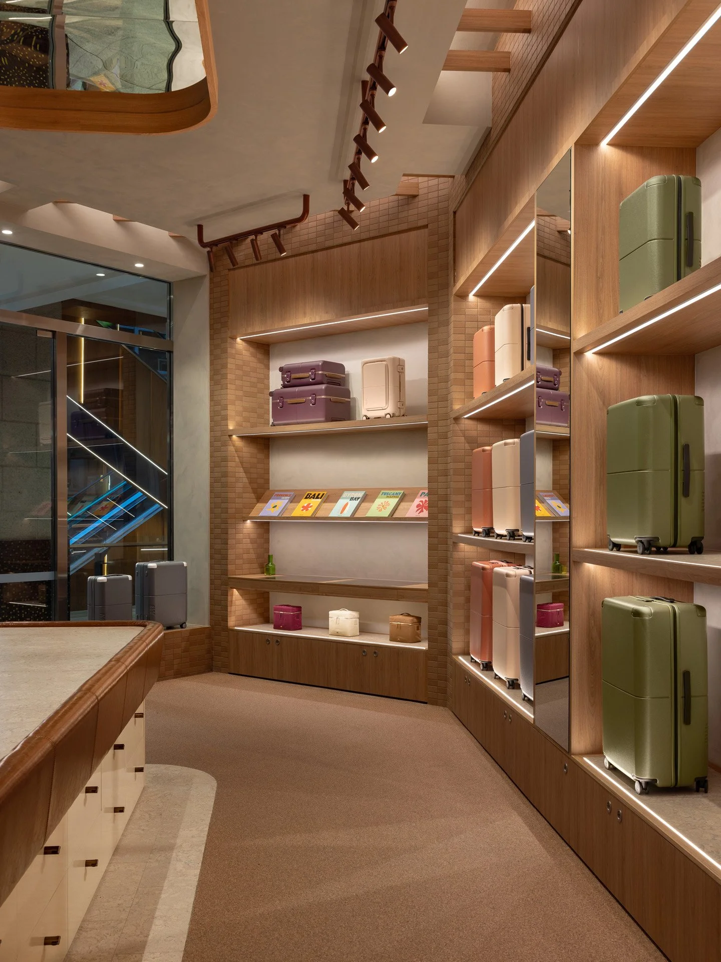 JULY_GALERIES_07.05.240716.jpg
