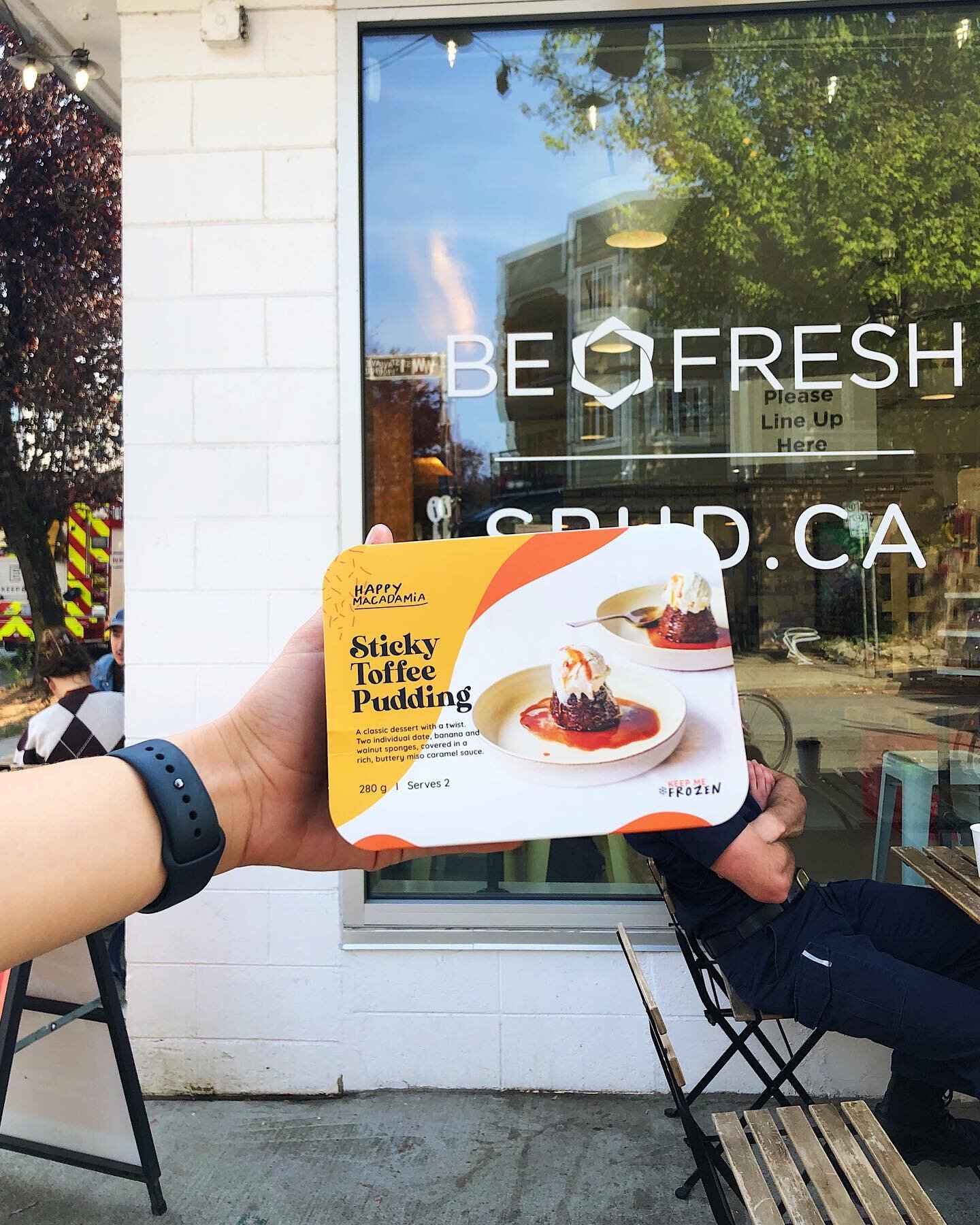 🌱 SENSATIONAL NEWS

You can now find these two at @befreshlocal (probably the best Kits store for plant based and local foods!)

Happy to be there ☺️ 

(Thank you, kind fire crew hand model)