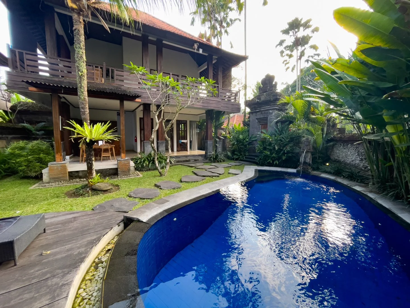 Tag 0? – Landung in Bali: Holprige Flüge, Zoll-Überraschungen und ein Fast & Furious Pickup
