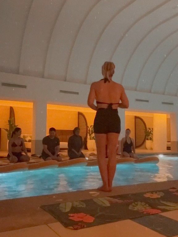Quel mois de Septembre &eacute;bouriffant&hellip;une jolie rentr&eacute;e que je vous partage en images :
🧘🏼&zwj;♀️Des cours de yoga dans les airs , de Paddle Pilates dans l&rsquo;eau et des pratiques sur terre un peu quand m&ecirc;me ! @lespaceaga