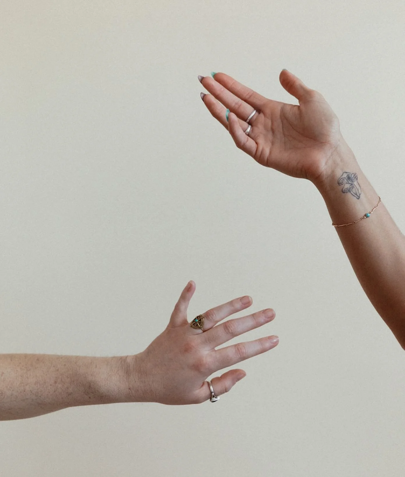 Breath Work / Reiki / Sound Bath tonight 

6:15pm (75 MIN)

Join Ari for a Breath work Alchemy Experience, where you will be given the opportunity to transform thought into sensation by shifting awareness from the mind to the body through active brea