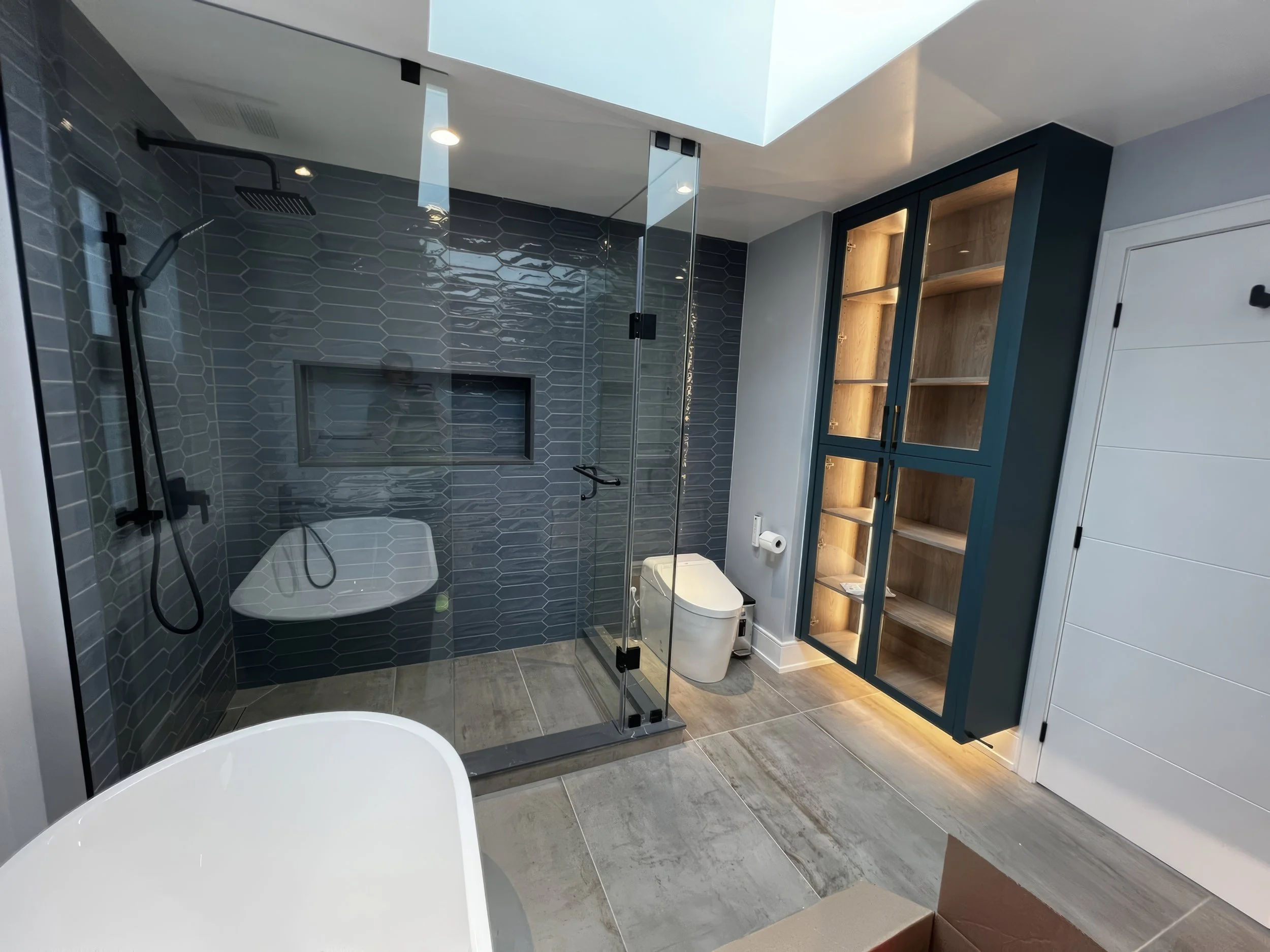 modern-luxury-bathroom-glass-shower-skylight.jpg.jpg