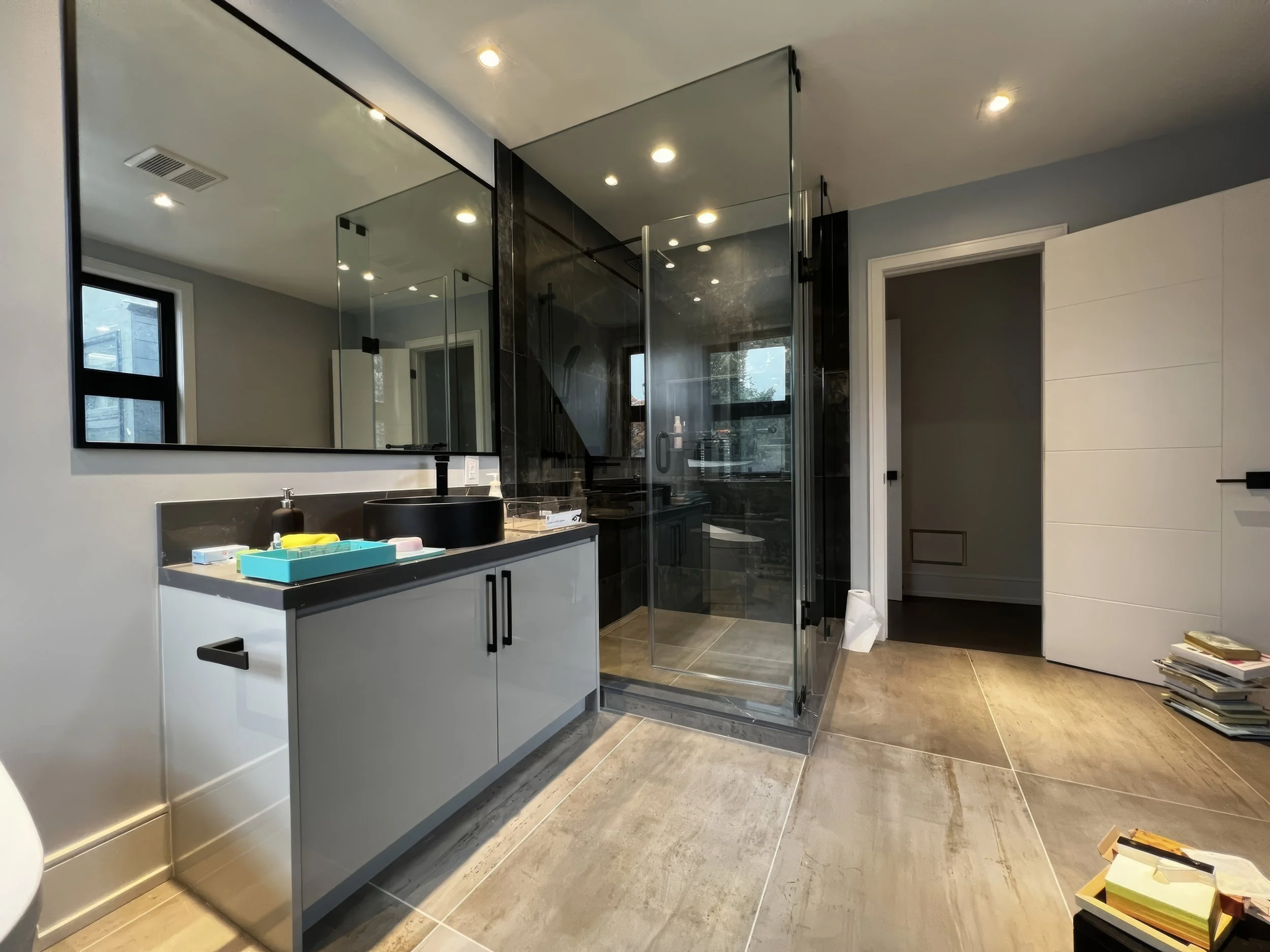 modern-bathroom-glass-shower-vanity-design.jpg.jpg