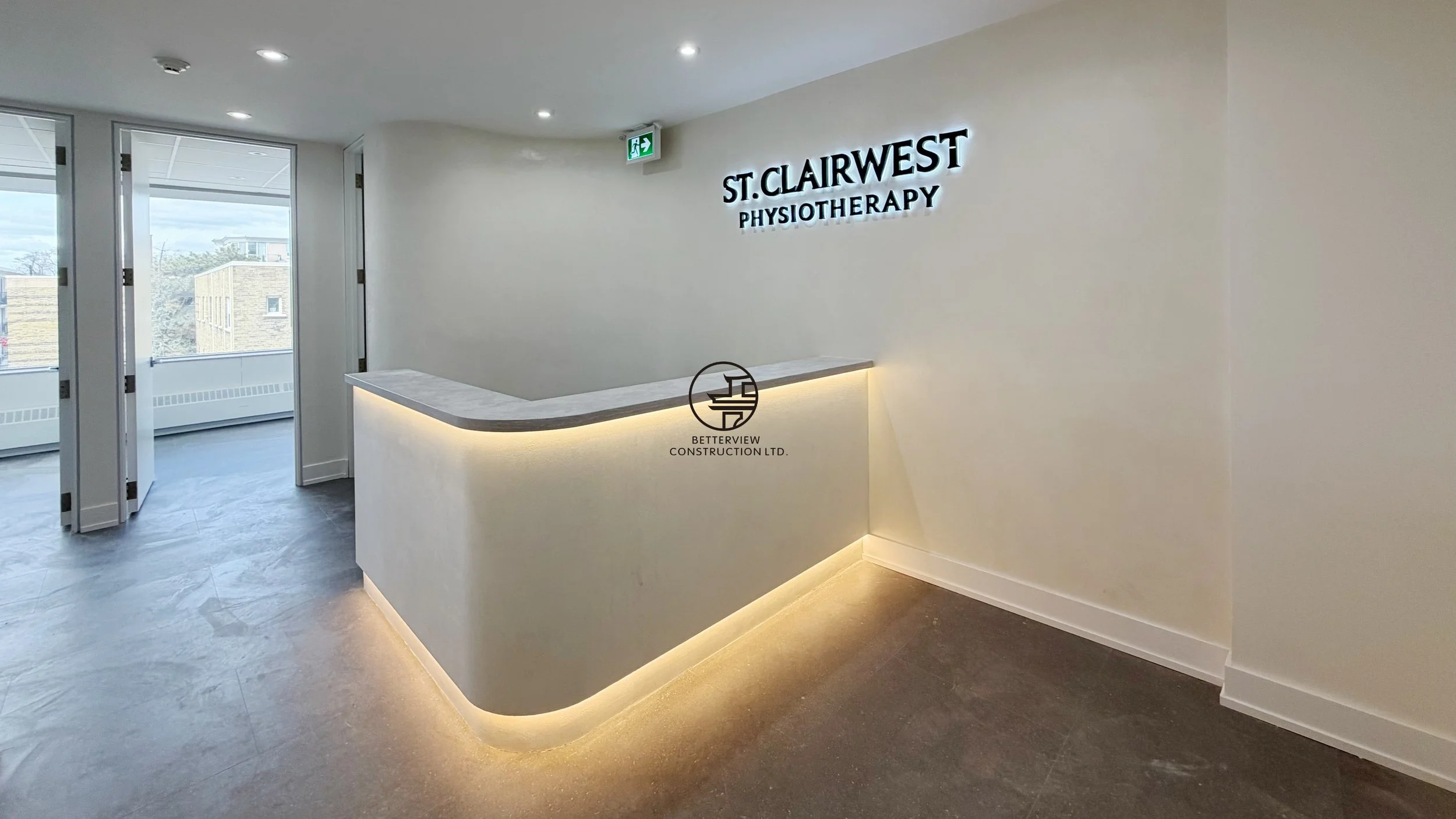st-clairwest-physiotherapy-reception-desk-modern-clinic-renovation-toronto.jpg.jpg