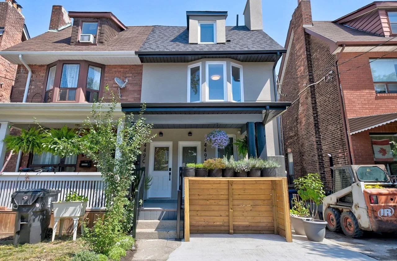 449 Toronto