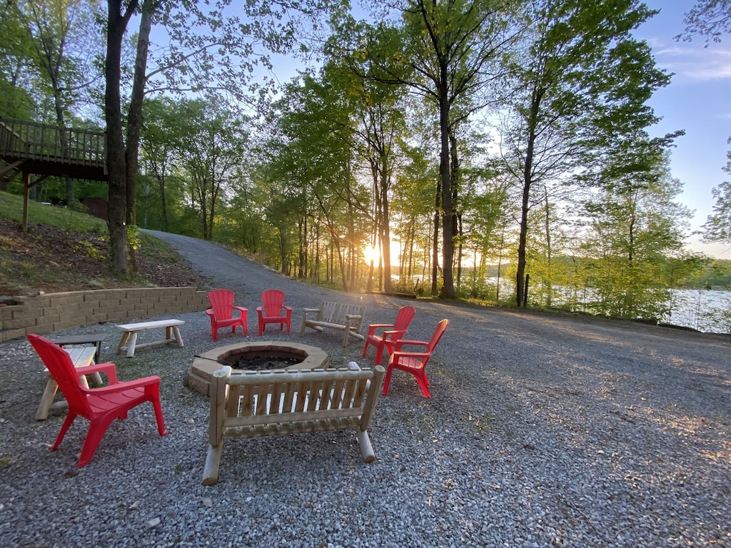 Lake Tails VRBO in Cub Run, Kentucky