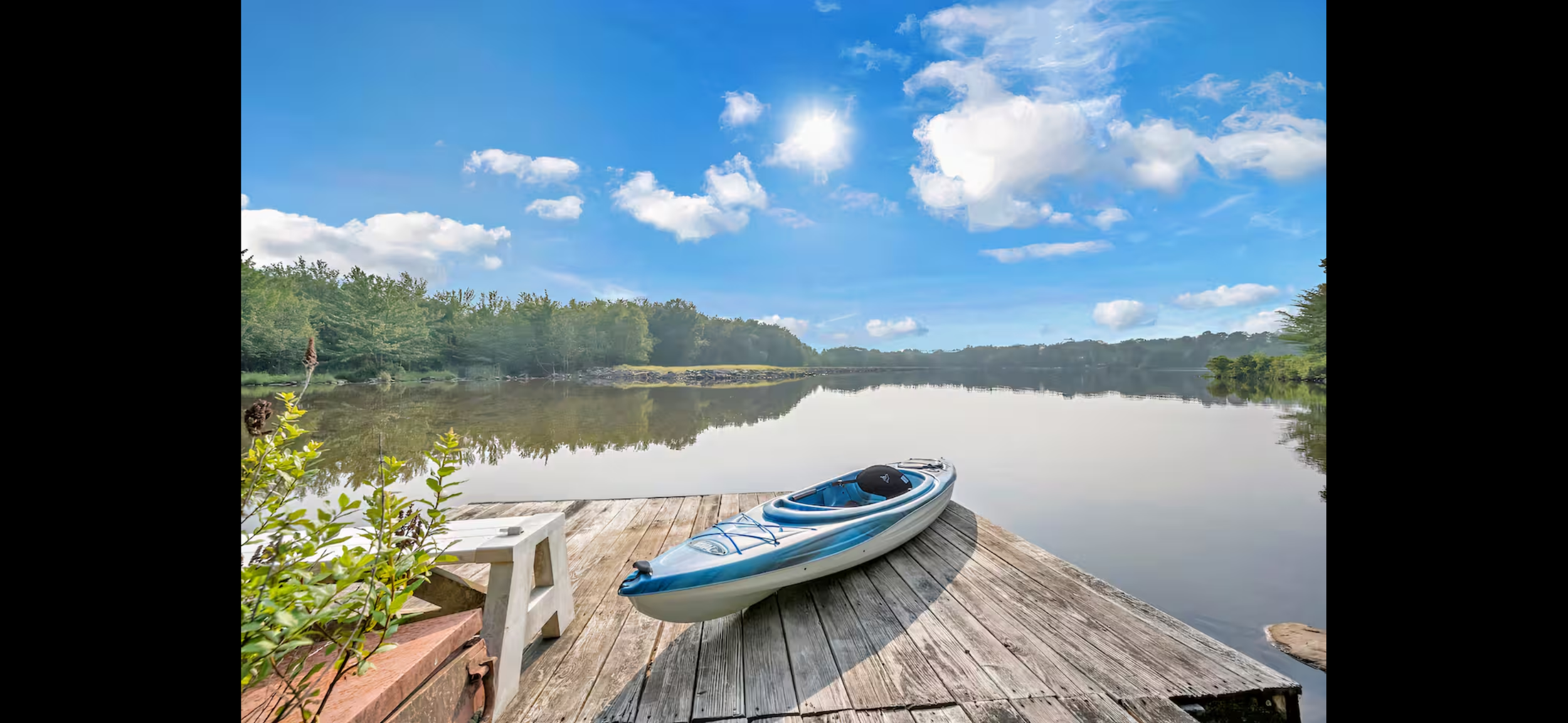 Pocono Lake therapy house Kayaks and sunsets view in Tobyhanna, Pennsylvania