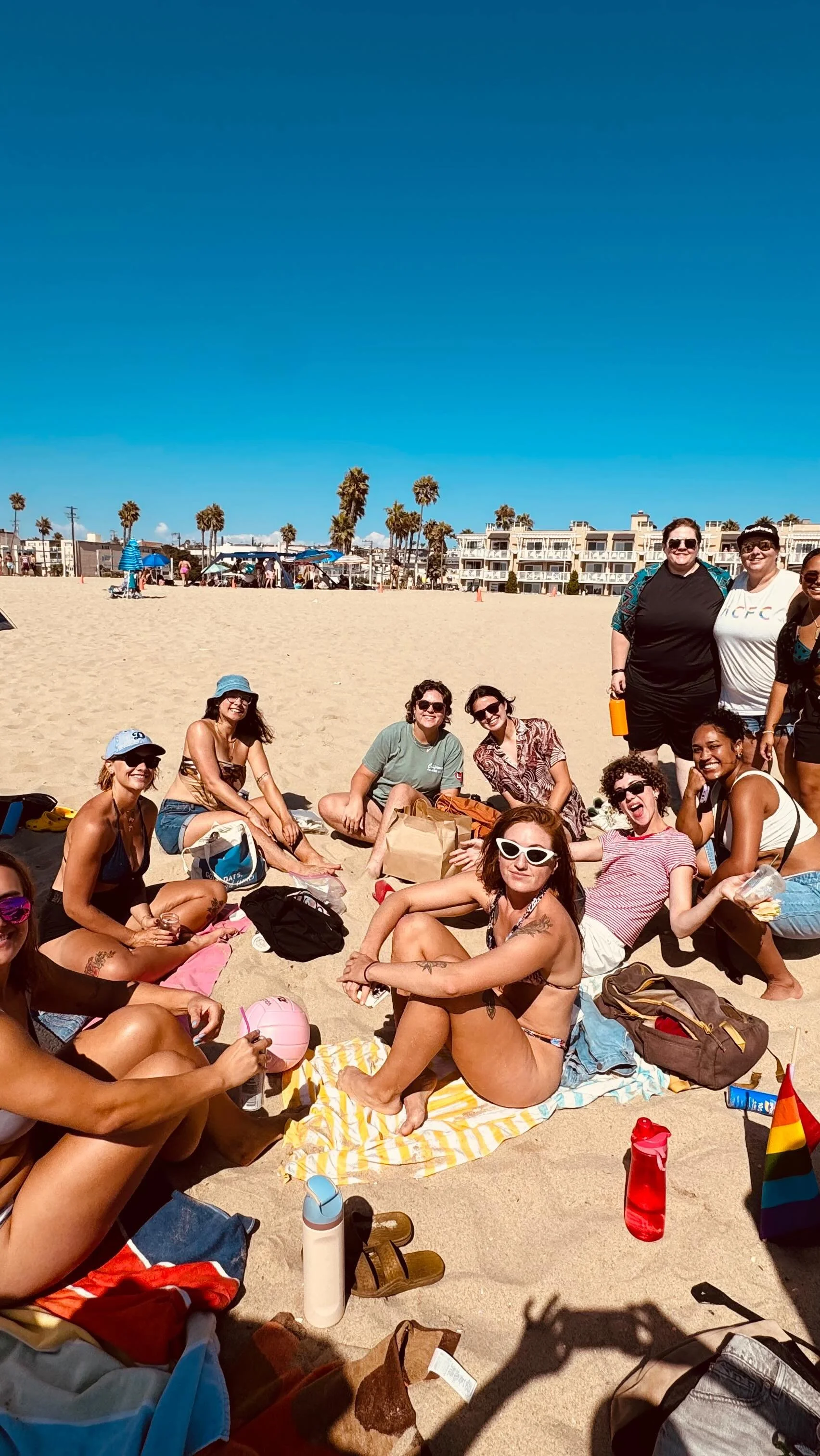 Sunday Funday success!๐๐๐ฅฅ๐ดโจ Thanks for showing up to our chill & sandy space and spending time with us. We love this growing community! #hermosabeachpride