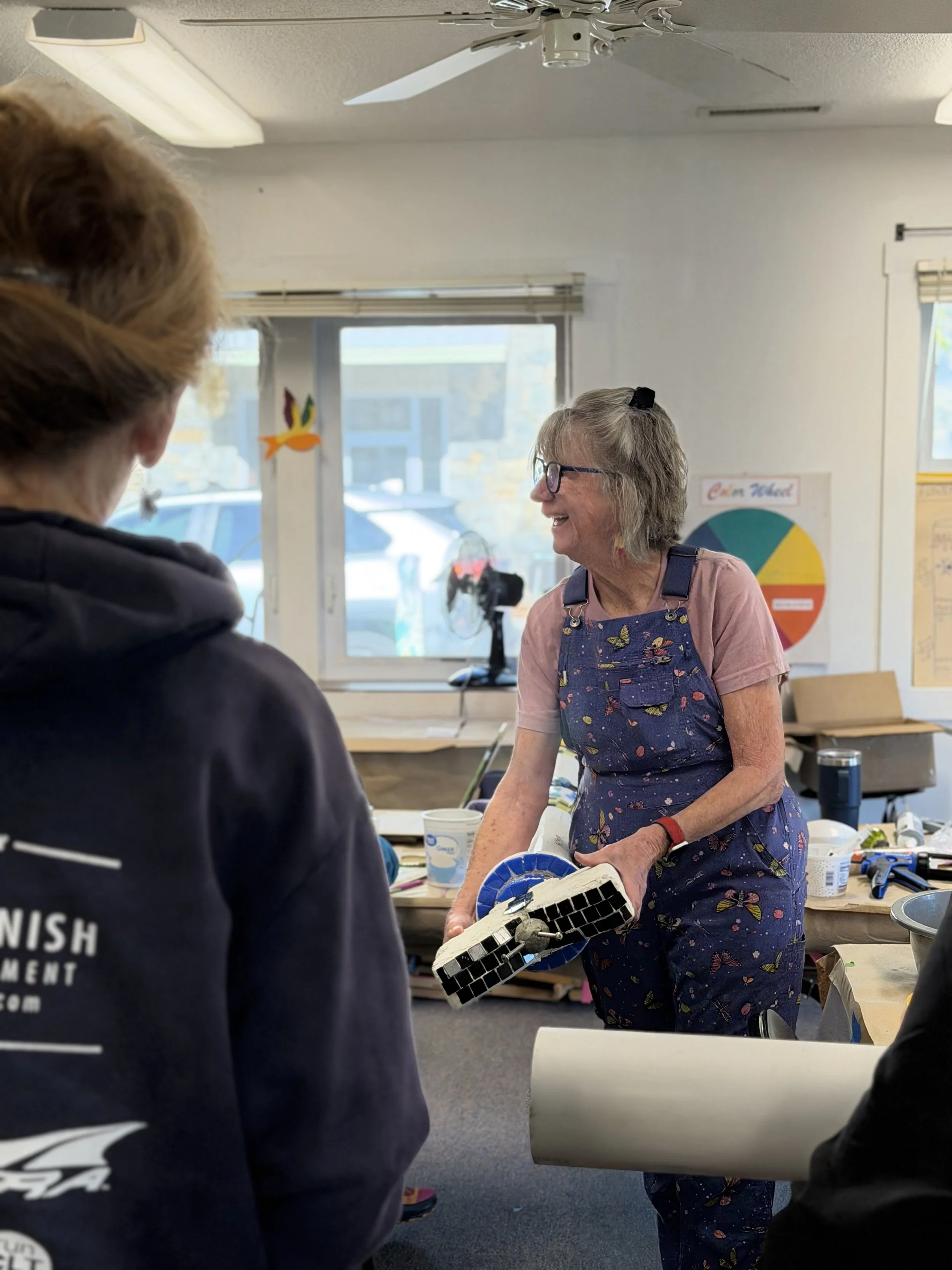Cindy Michaud leading Mosaics Class