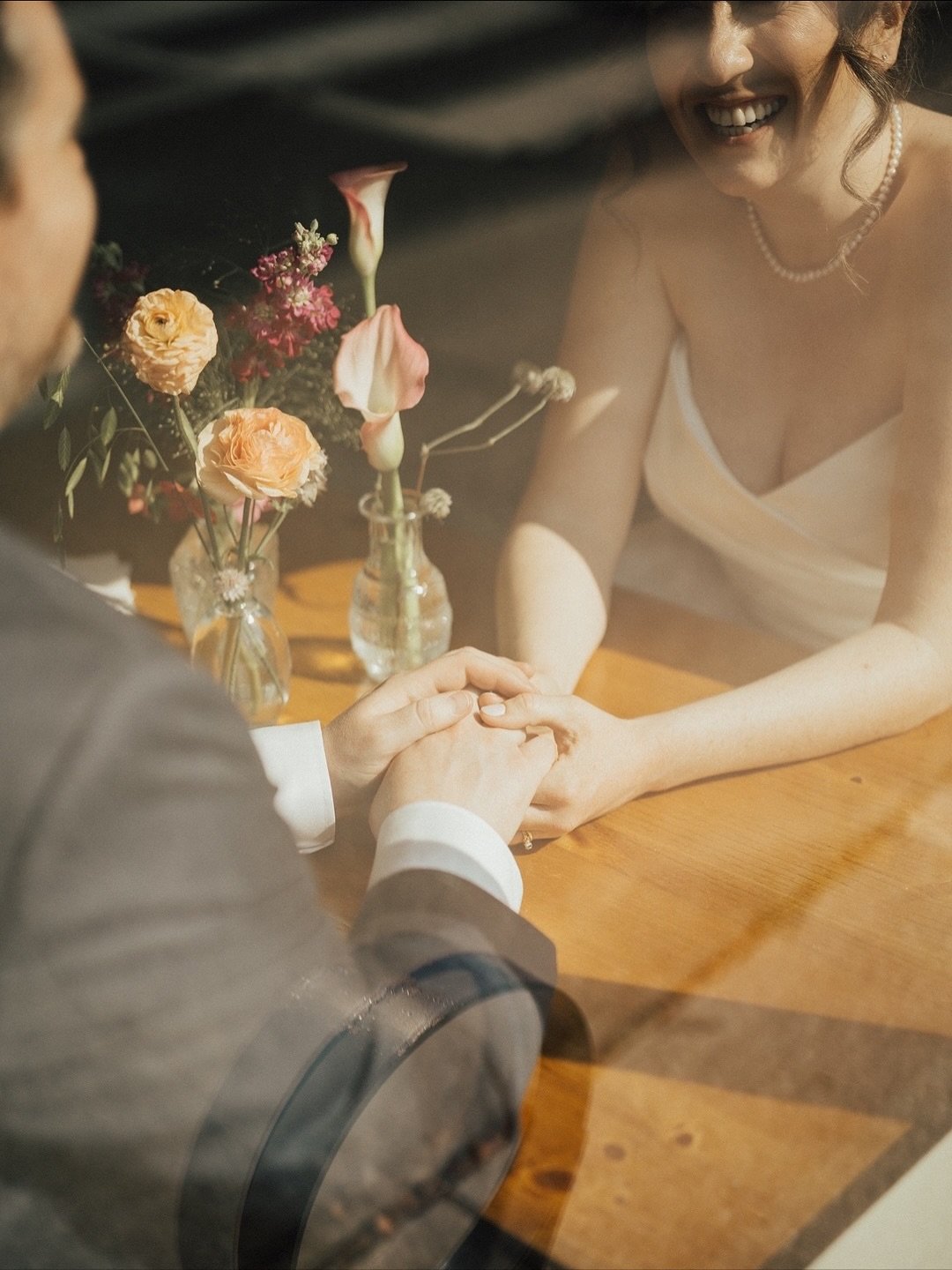 First peek at H+K&rsquo;s gallery - we love when the photos capture how much love was in the room, and these do just that 🖤
📸 @nauticalstudios @dorothymay_