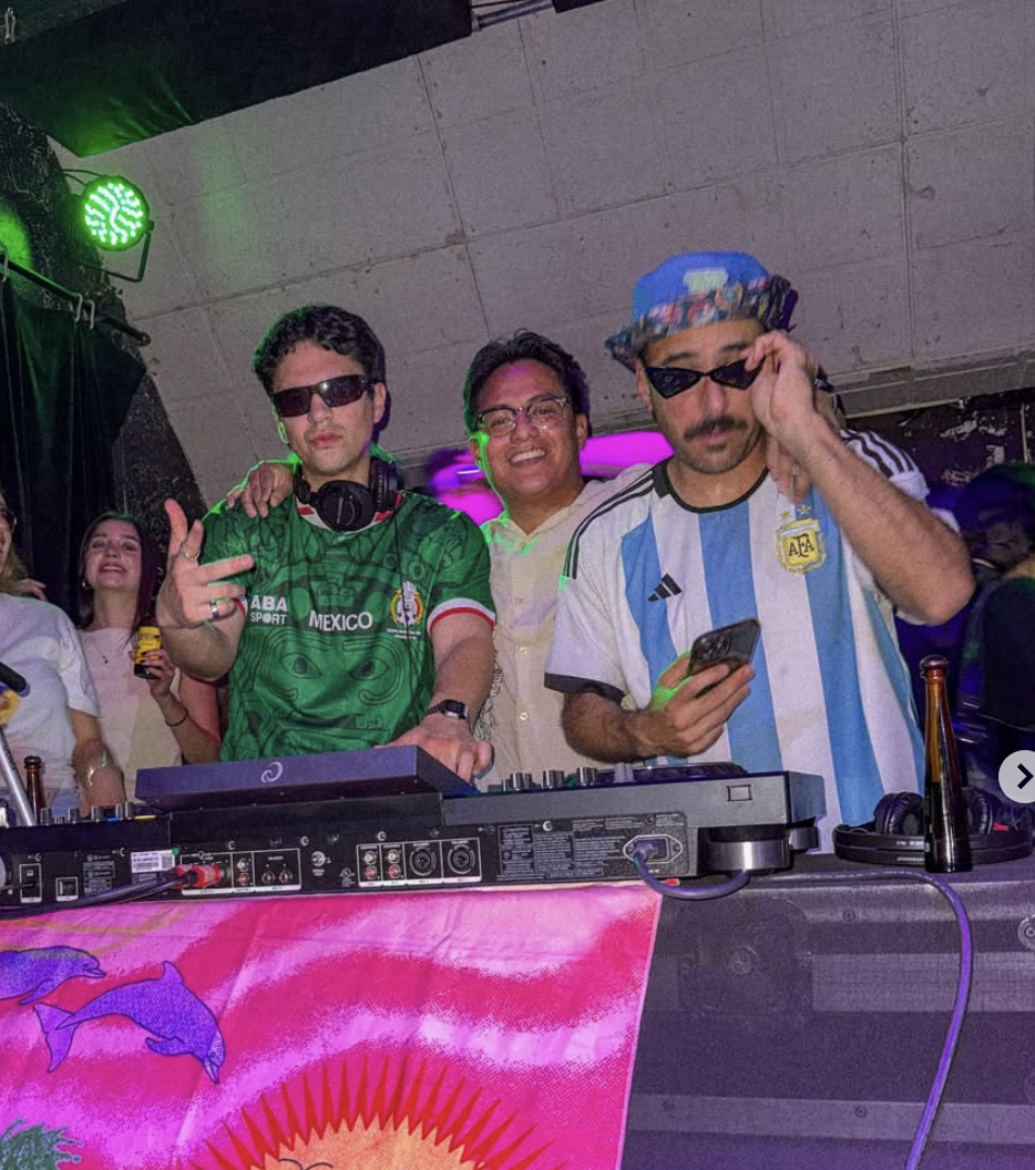 MONDAY: LATIN NIGHT W/ TUMBAOS