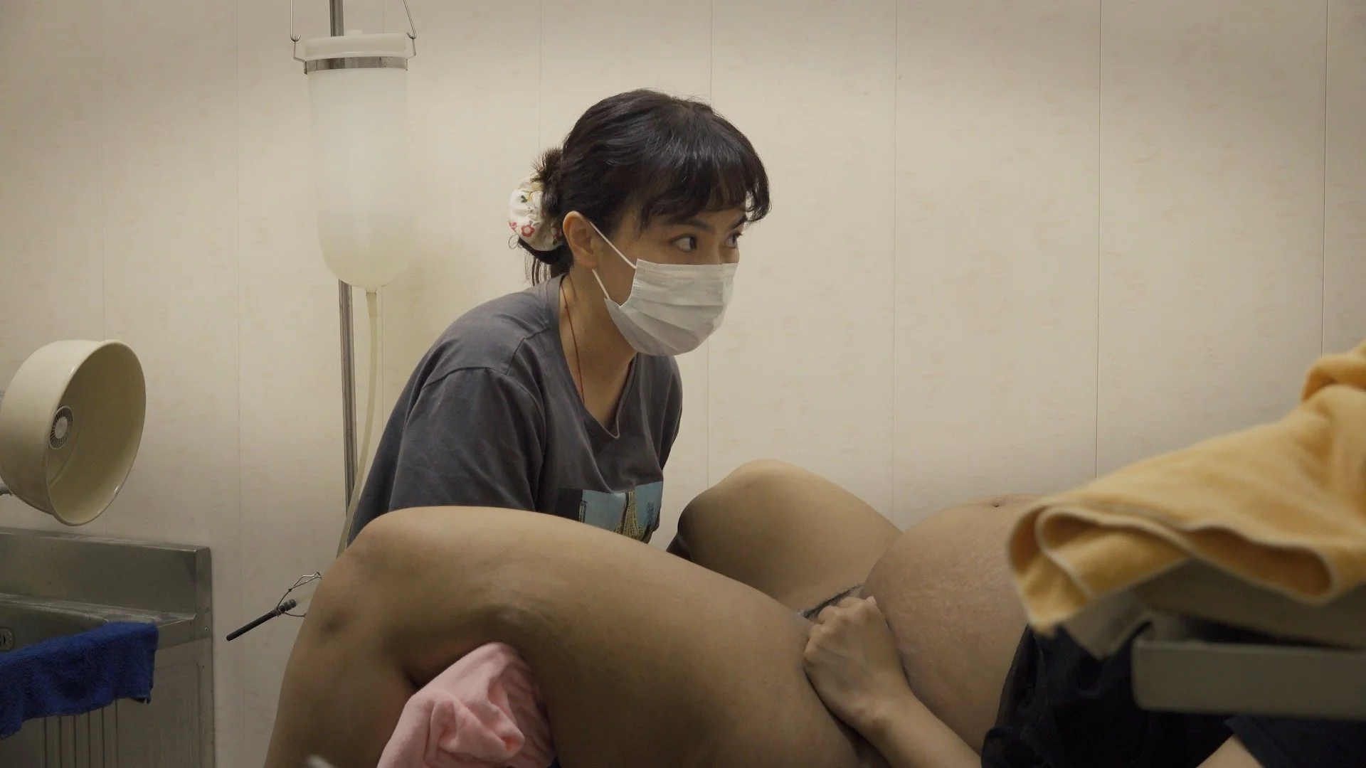 TheWhisperOfMidwives_Still_04.jpg
