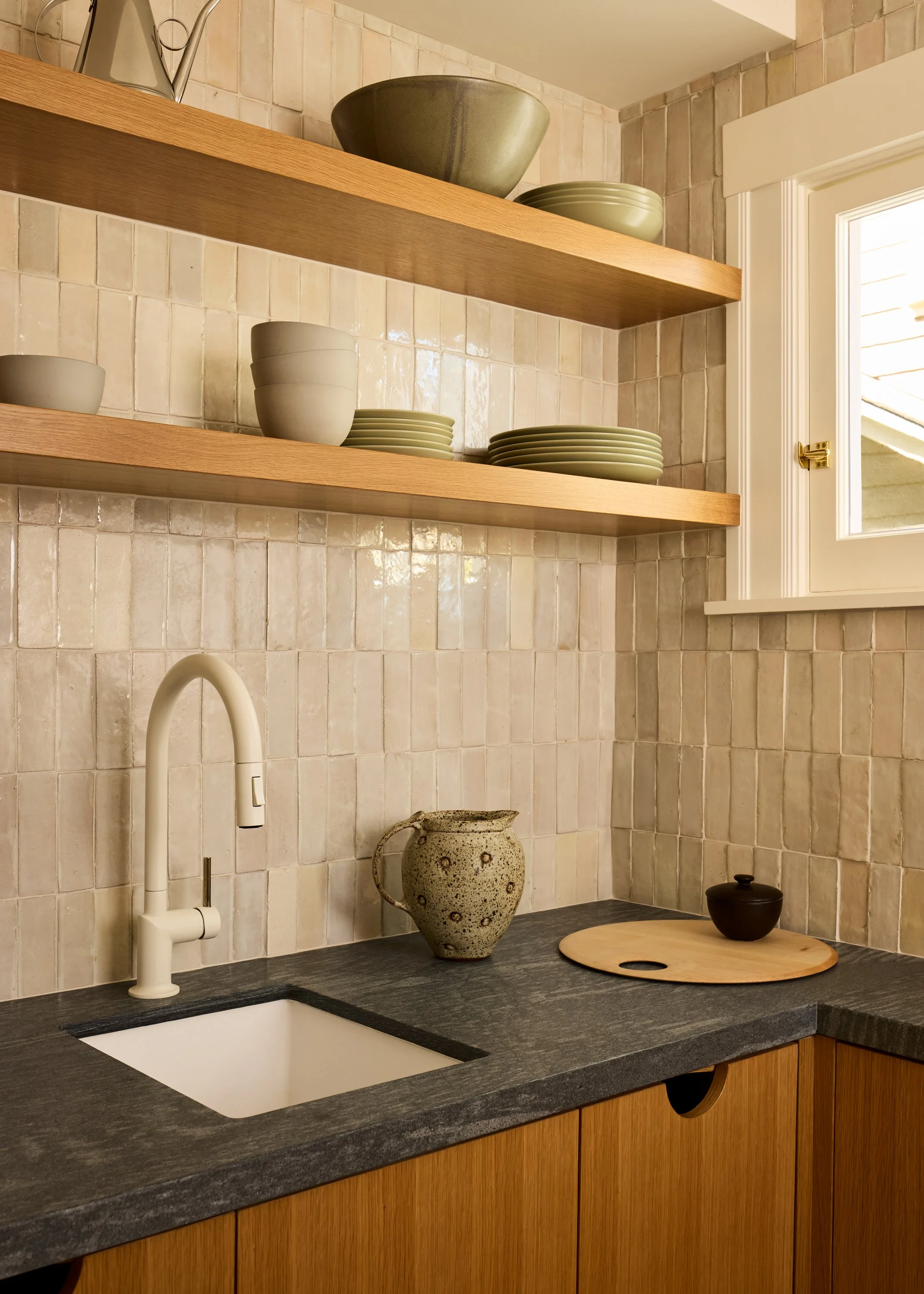 Plaza-Drive_Kitchen-Pantry_004.jpg