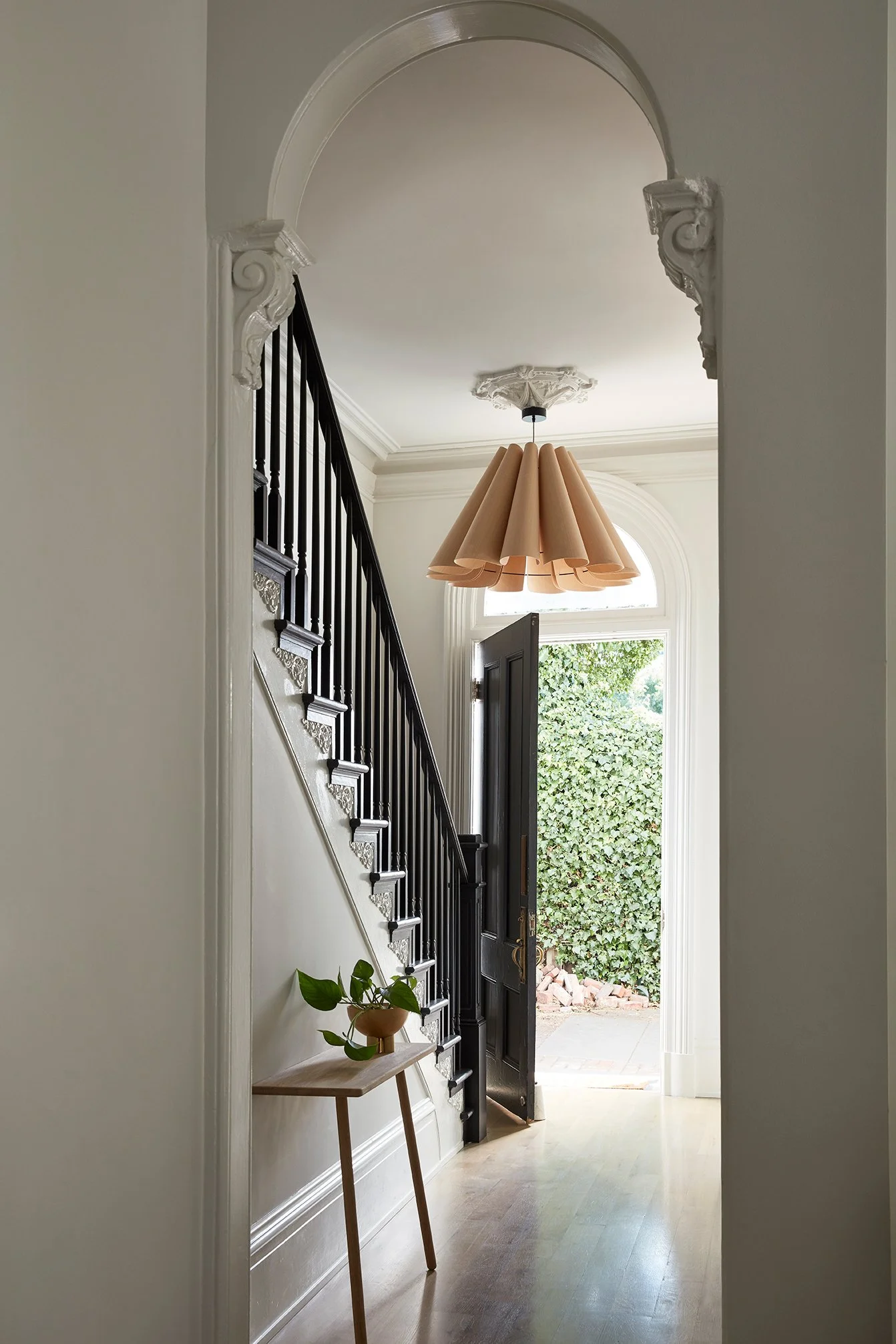 DM1219_ErinHiemstra__HALLWAY_V1-4933_HERO_R.jpg