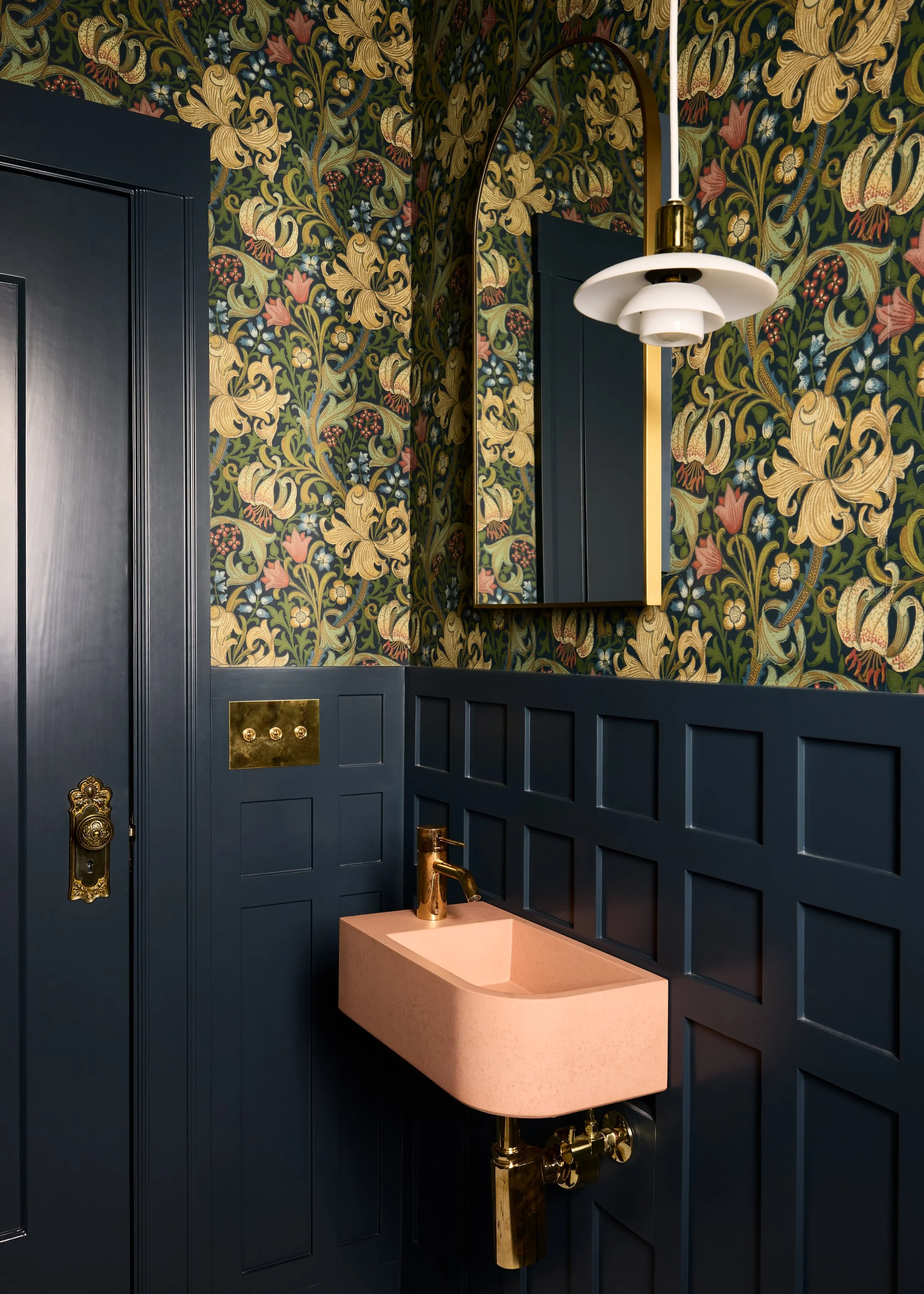 Plaza-Drive_Powder-Room_004.jpg