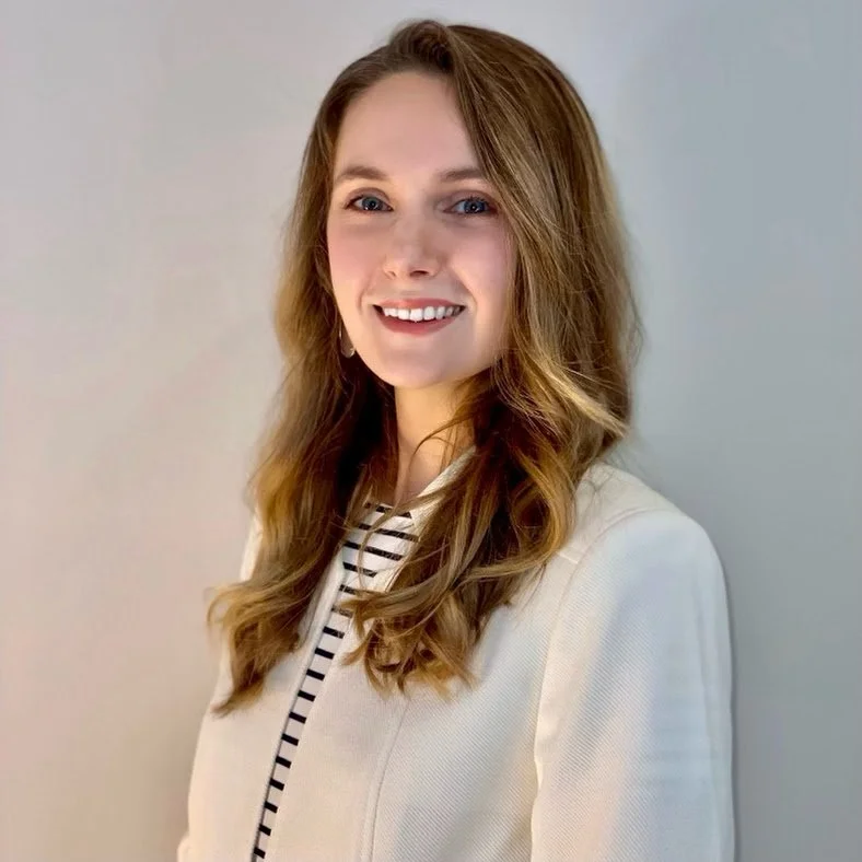 Jennifer Sims Headshot