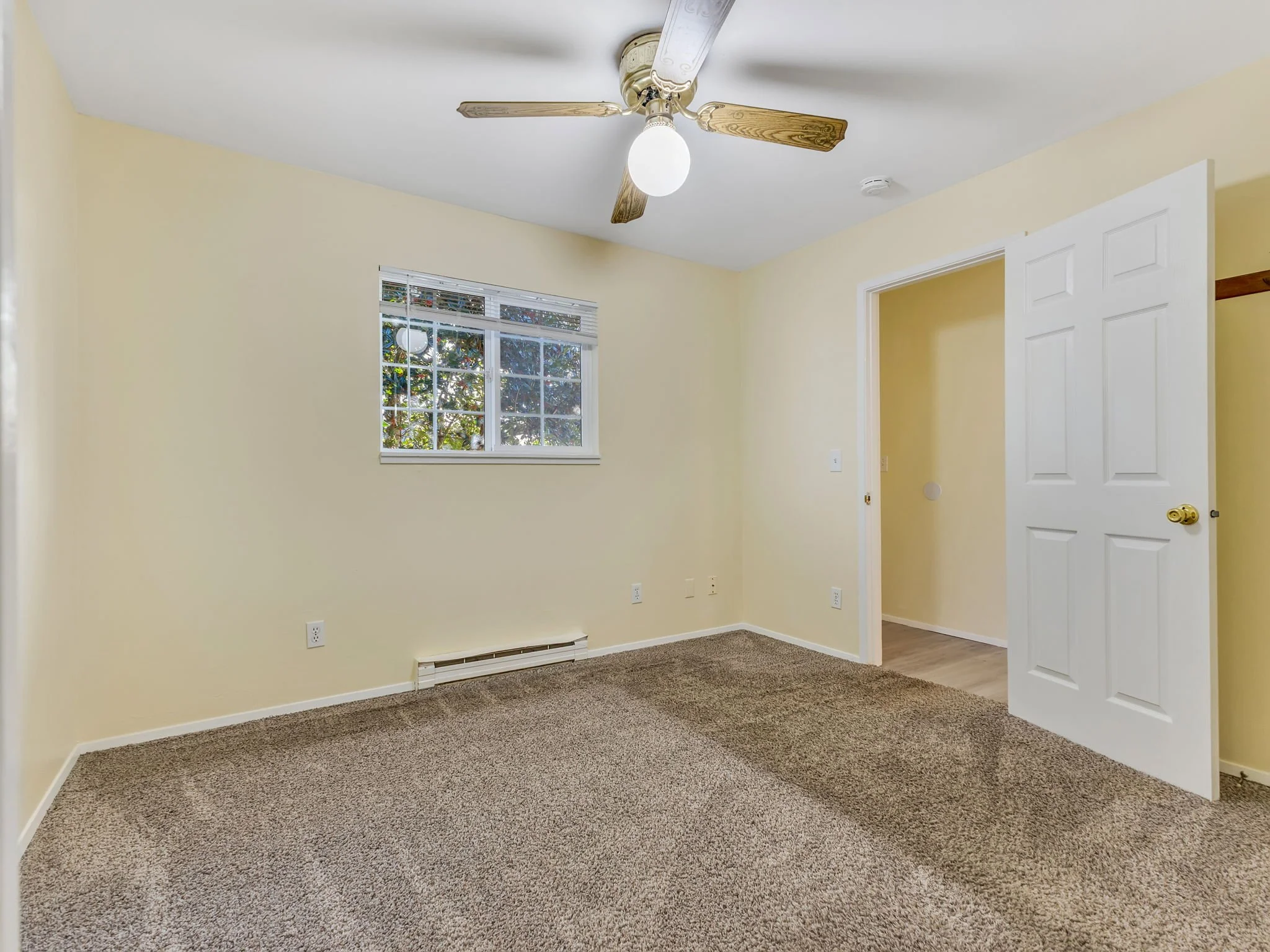 21-web-or-mls-2135 S Edgewood-19.jpg