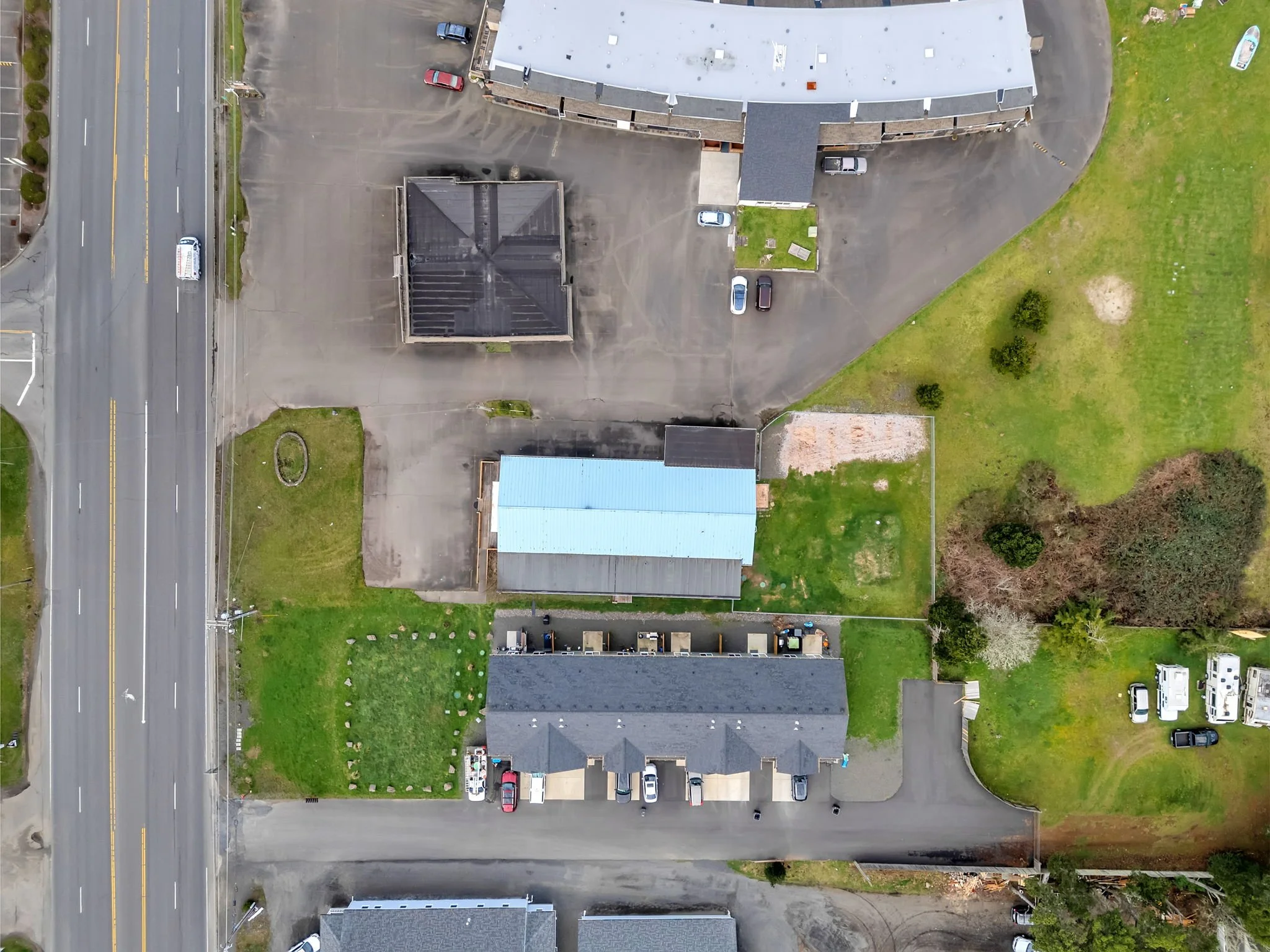 12-web-or-mls-4253 Hwy 101-12.jpg