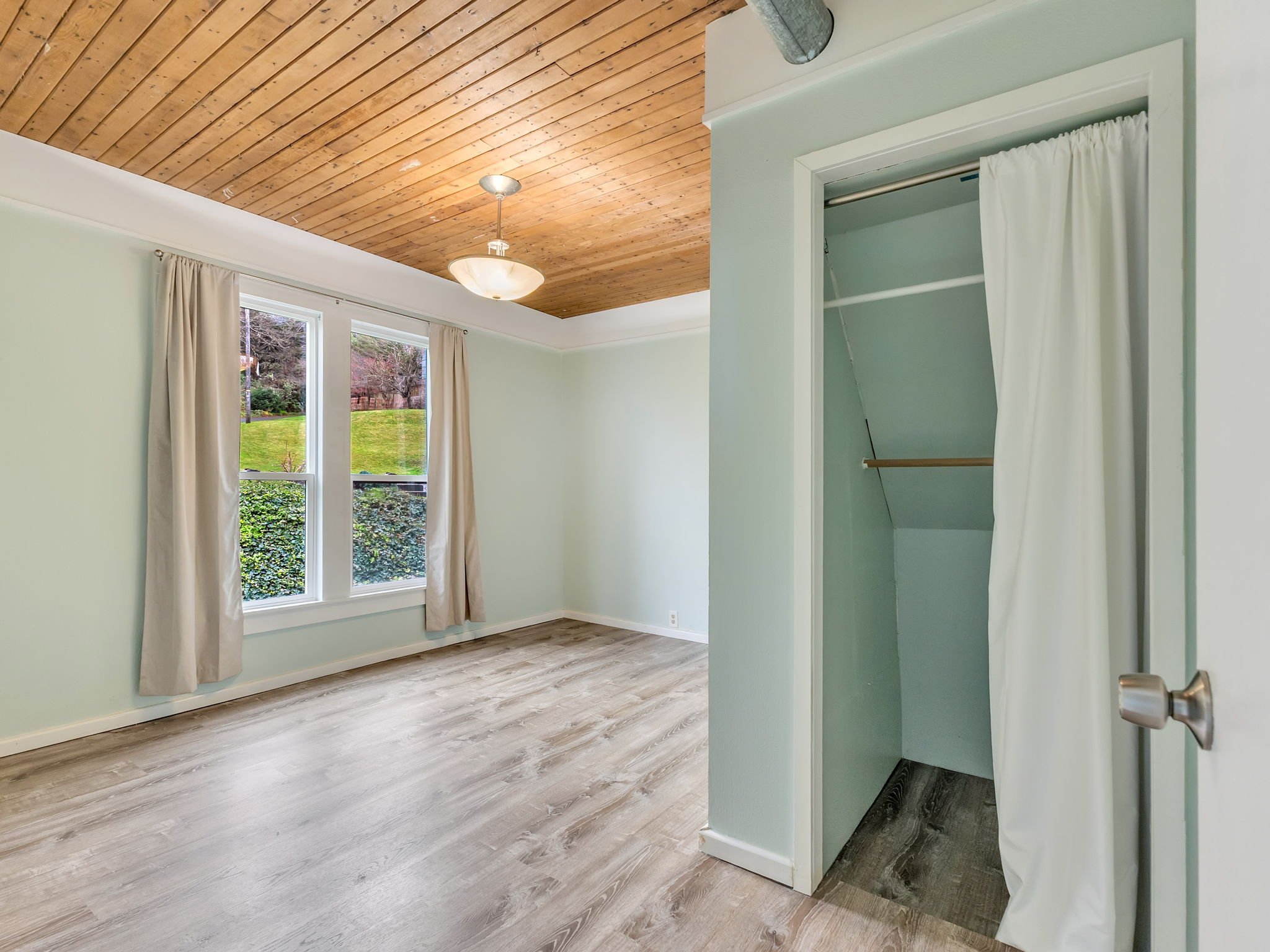 19-web-or-mls-3088 Harrison Ave-21.jpg