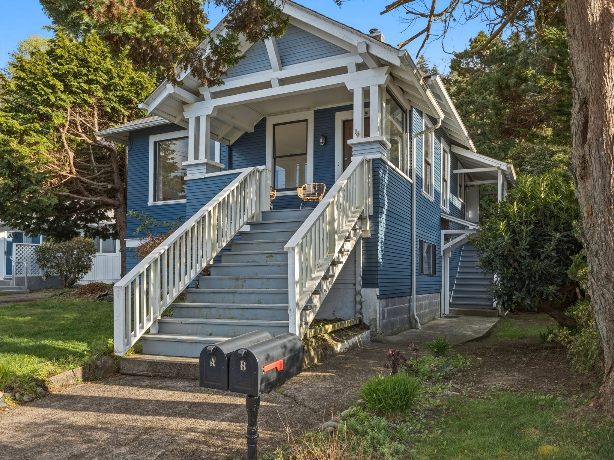 1-web-or-mls-1939 Irving Ave-1.jpg