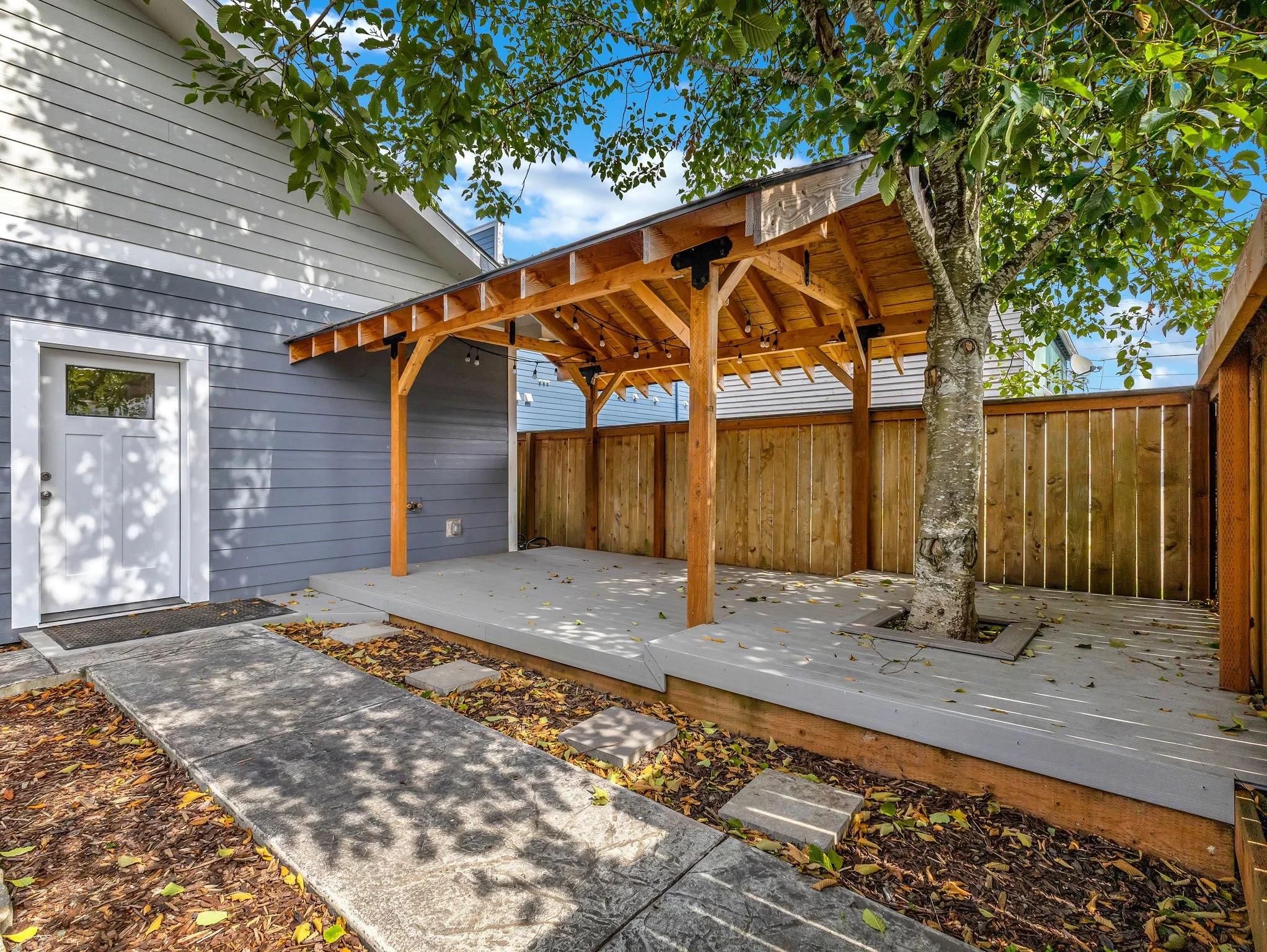 2-web-or-mls-138 S Main-02.jpg