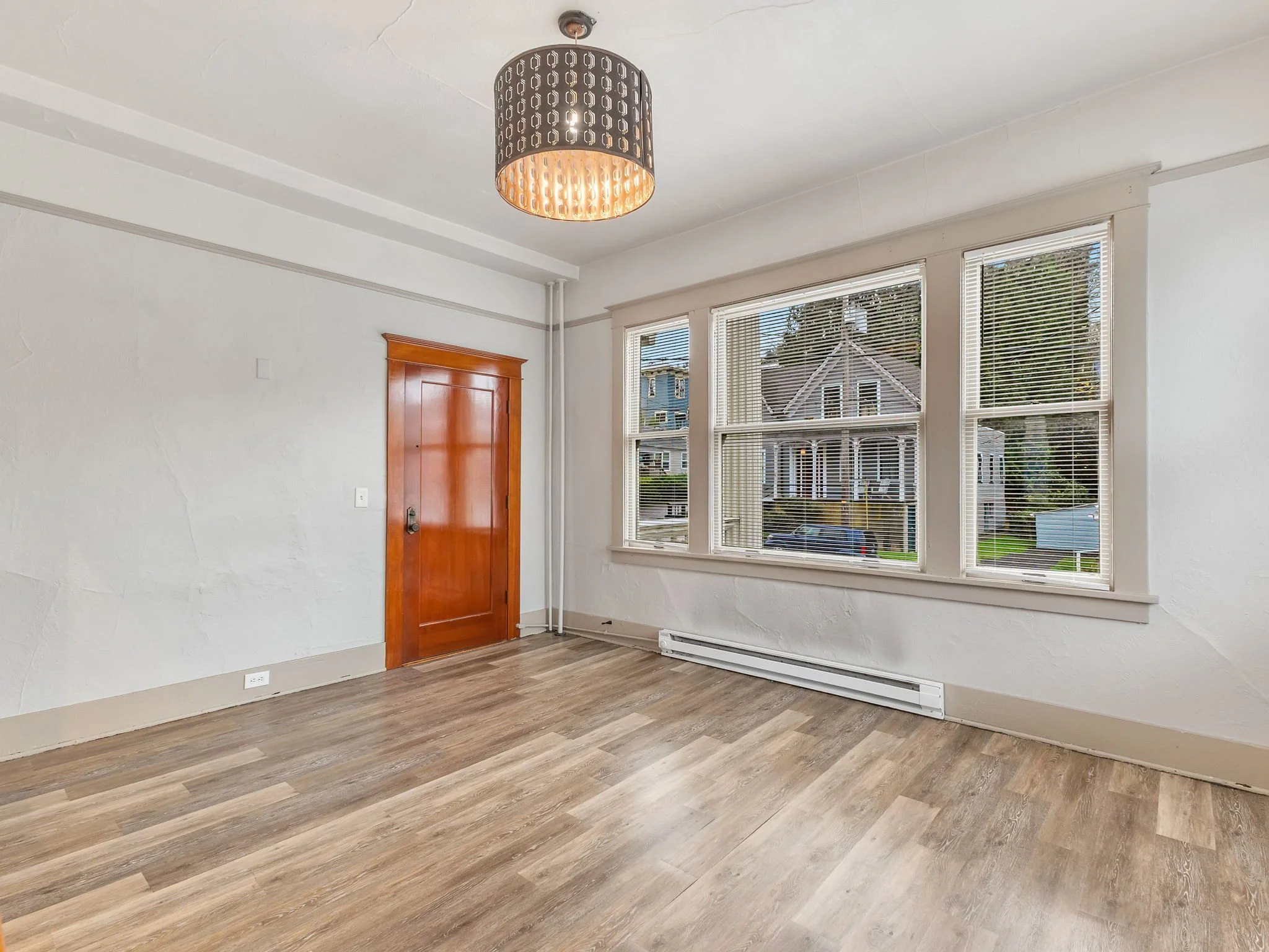 4-web-or-mls-1320 Franklin Ave-15.jpg