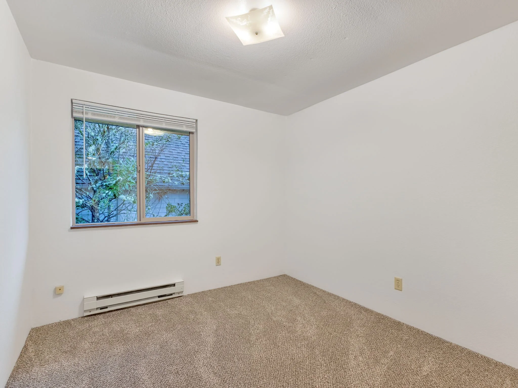 20-web-or-mls-280 Lincoln St #3-20.jpg