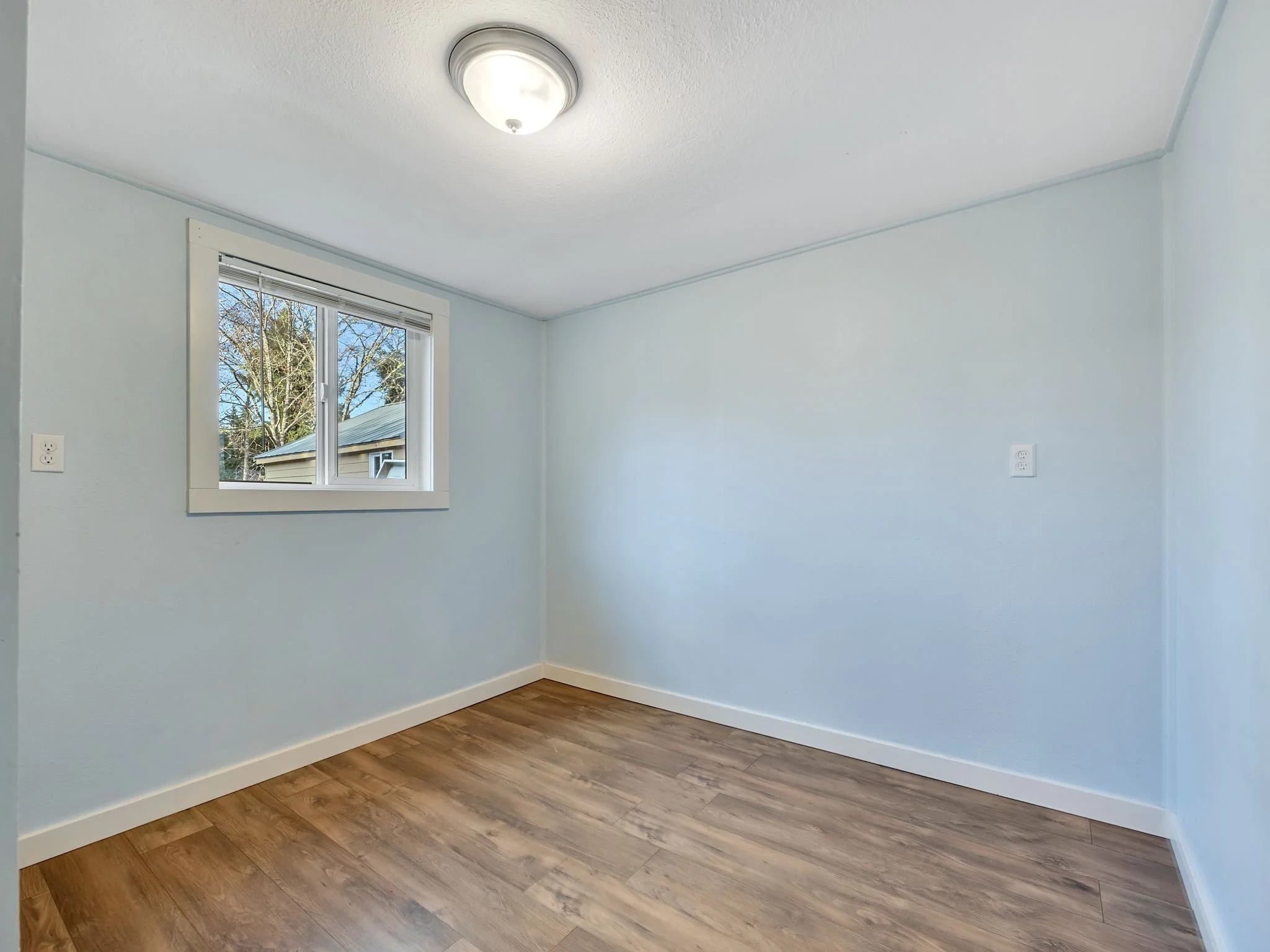 15-web-or-mls-91907 Hwy 104-14.jpg