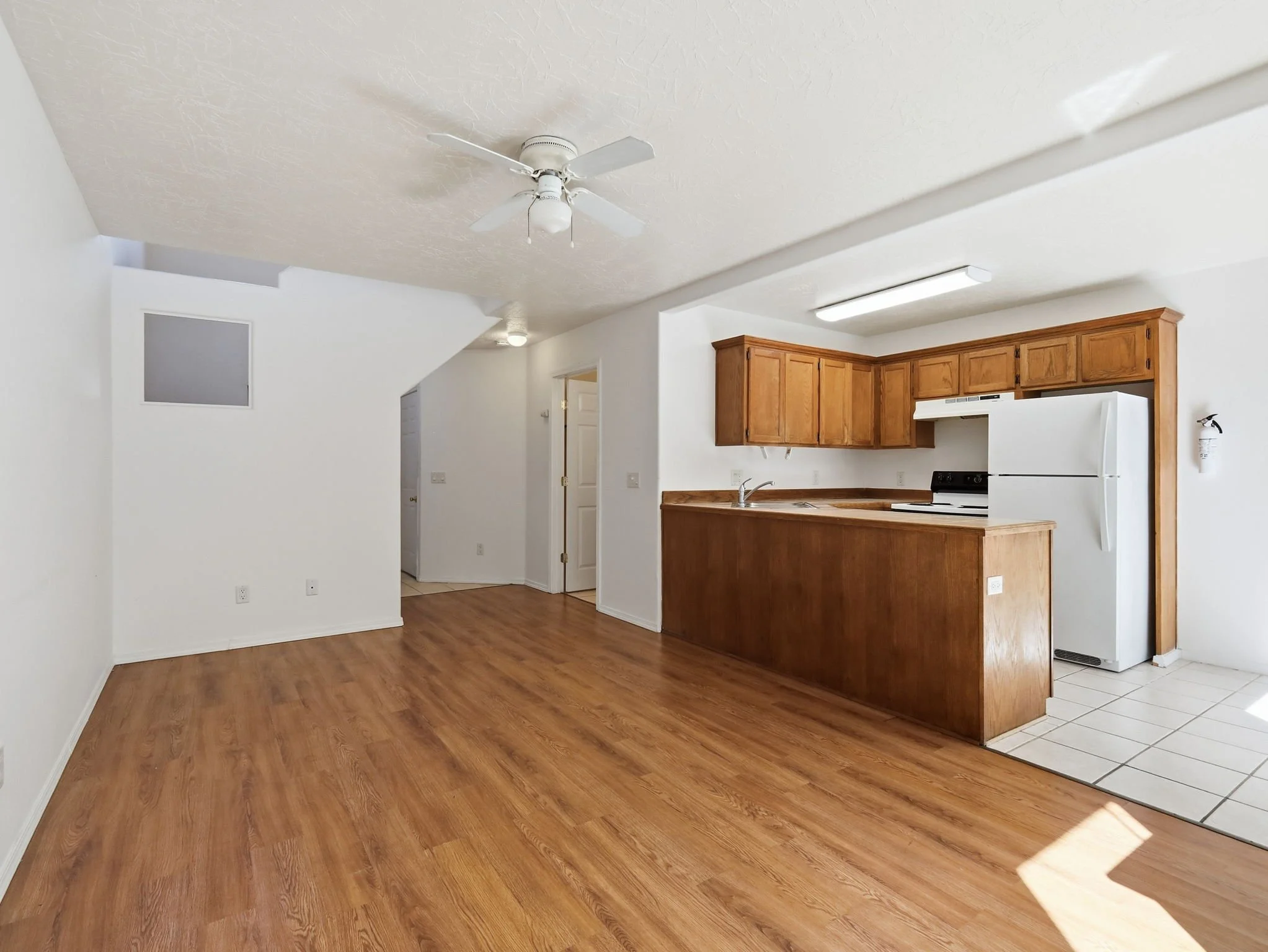10-web-or-mls-580 7th Ct-10.jpg