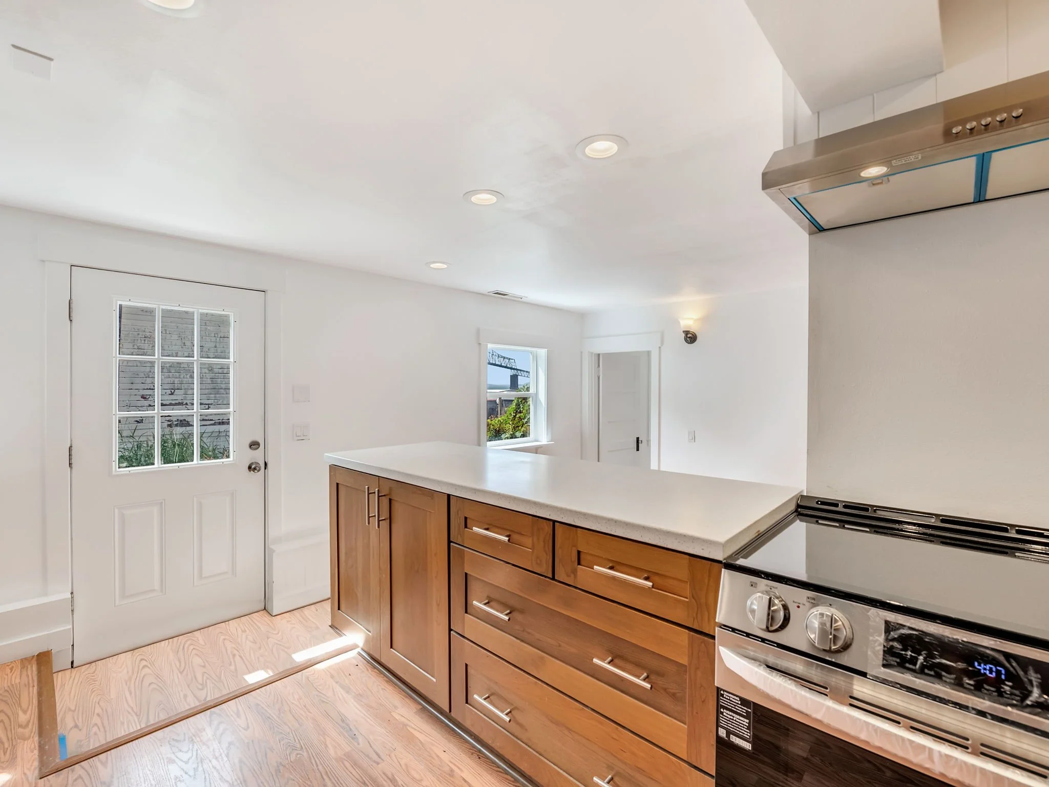 73-web-or-mls-66-70 Bond St-65.jpg