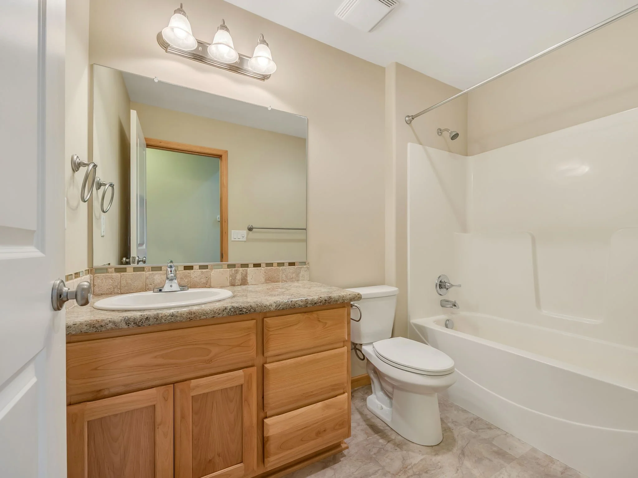 23-web-or-mls-1730 Pacific Ridge Ln-23.jpg