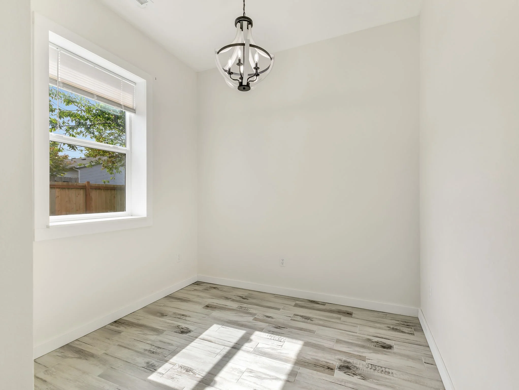 8-web-or-mls-138 S Main-08.jpg