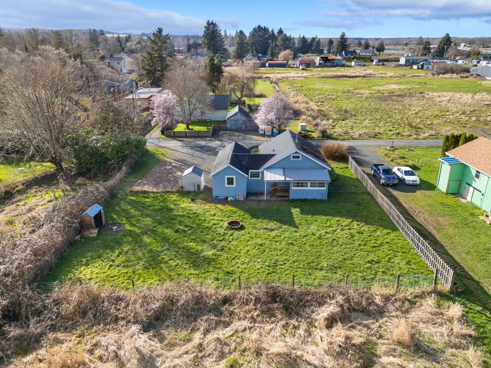 13-web-or-mls-92303 Willow Rd-05.jpg