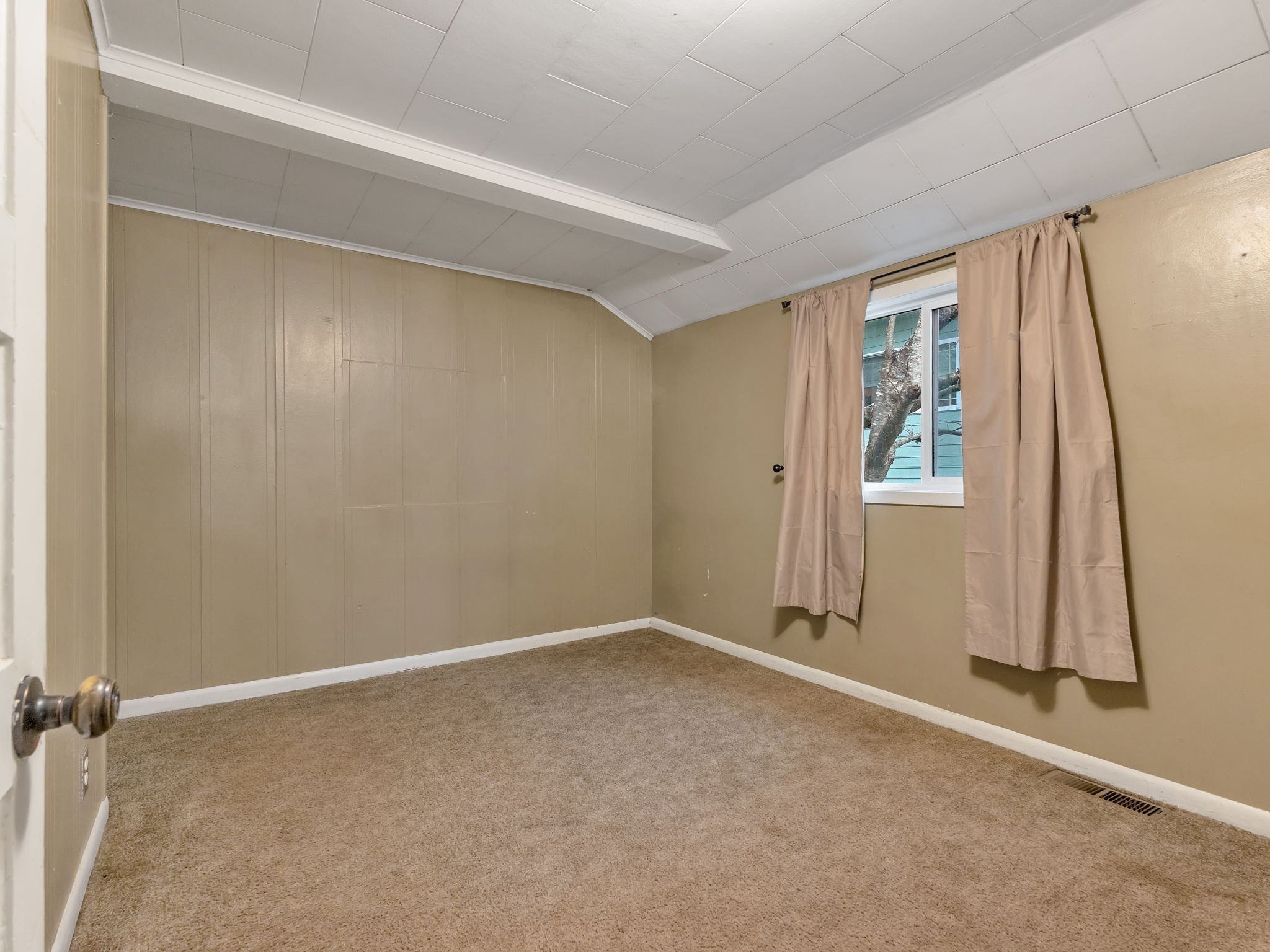 24-web-or-mls-809 Glasgow Ave-24.jpg