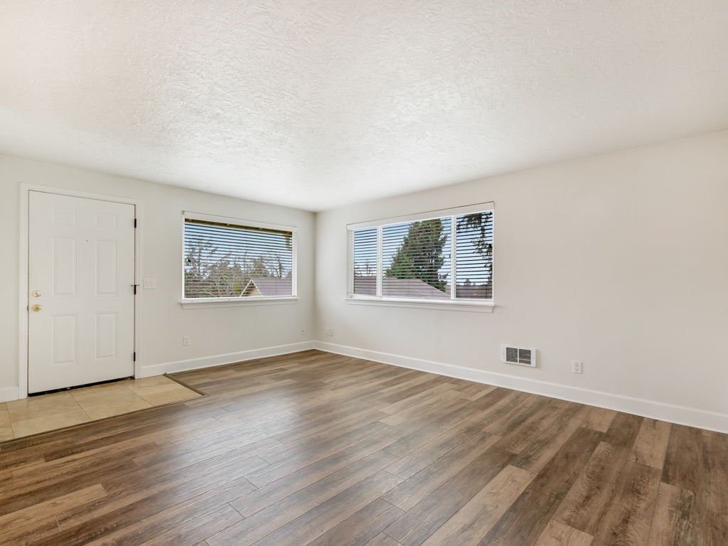 7-web-or-mls-1601 Broadway St #19-07.jpg