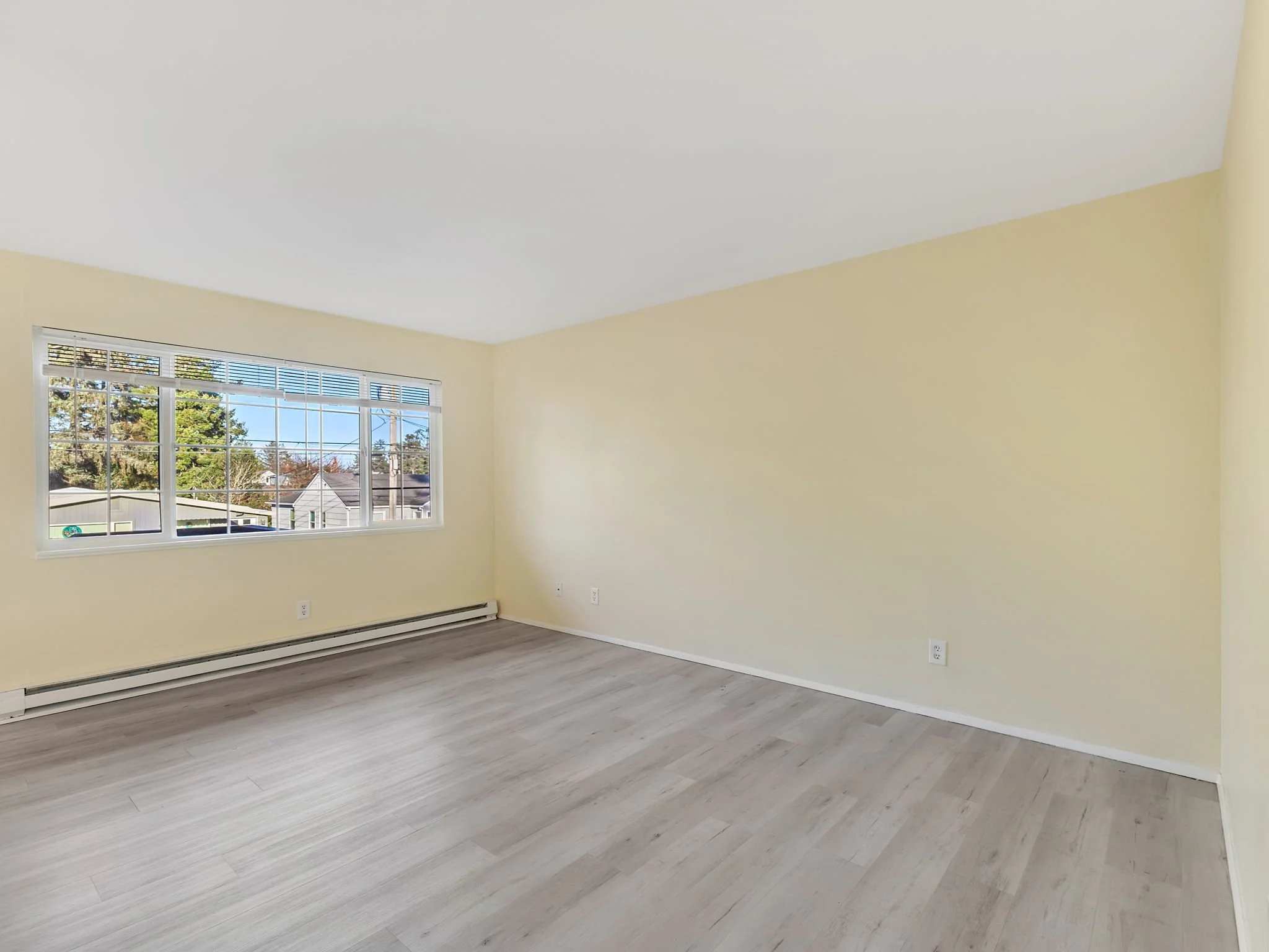 18-web-or-mls-2135 S Edgewood-16.jpg