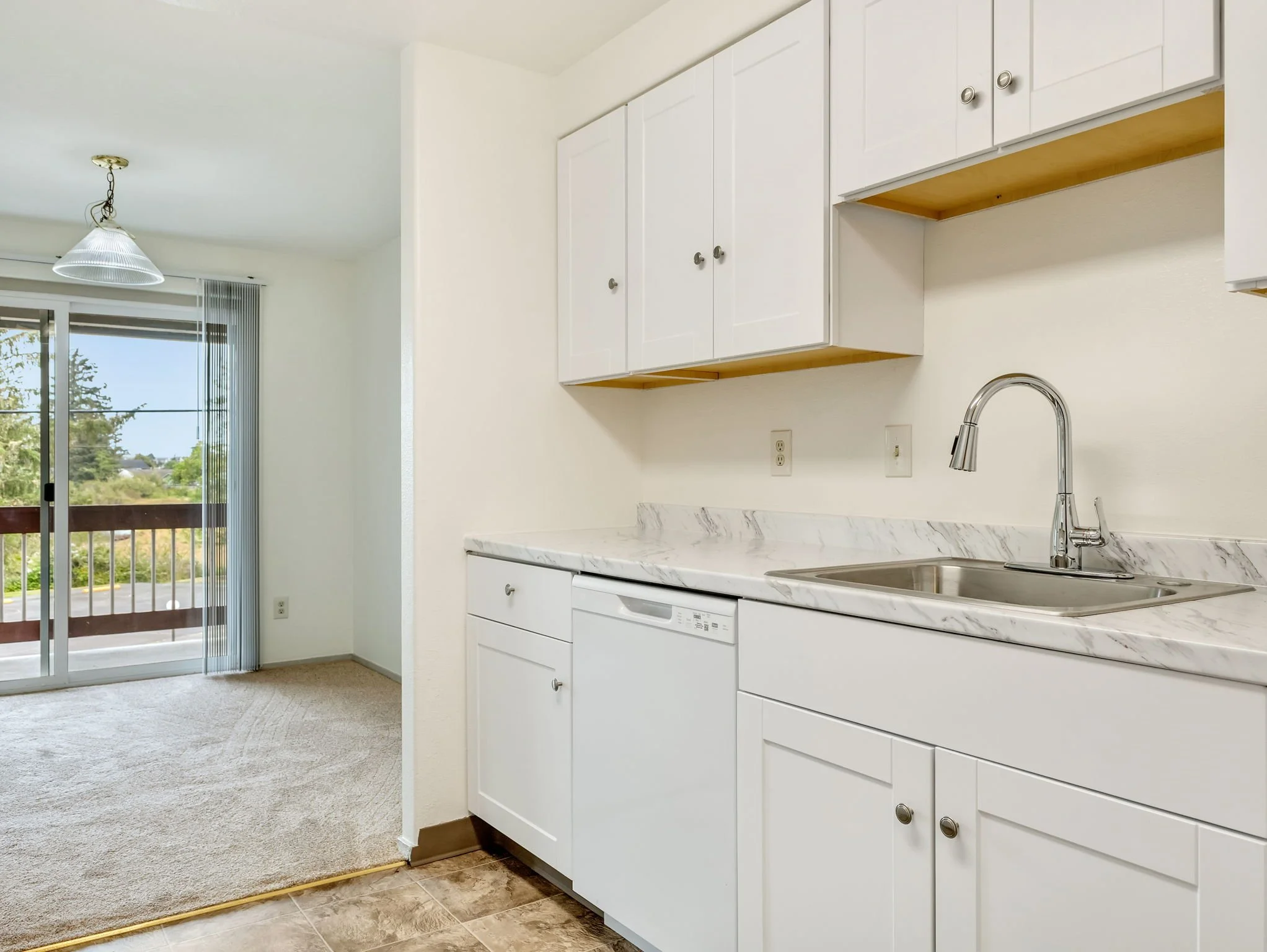 7-web-or-mls-355 S Wahanna #16-07.jpg
