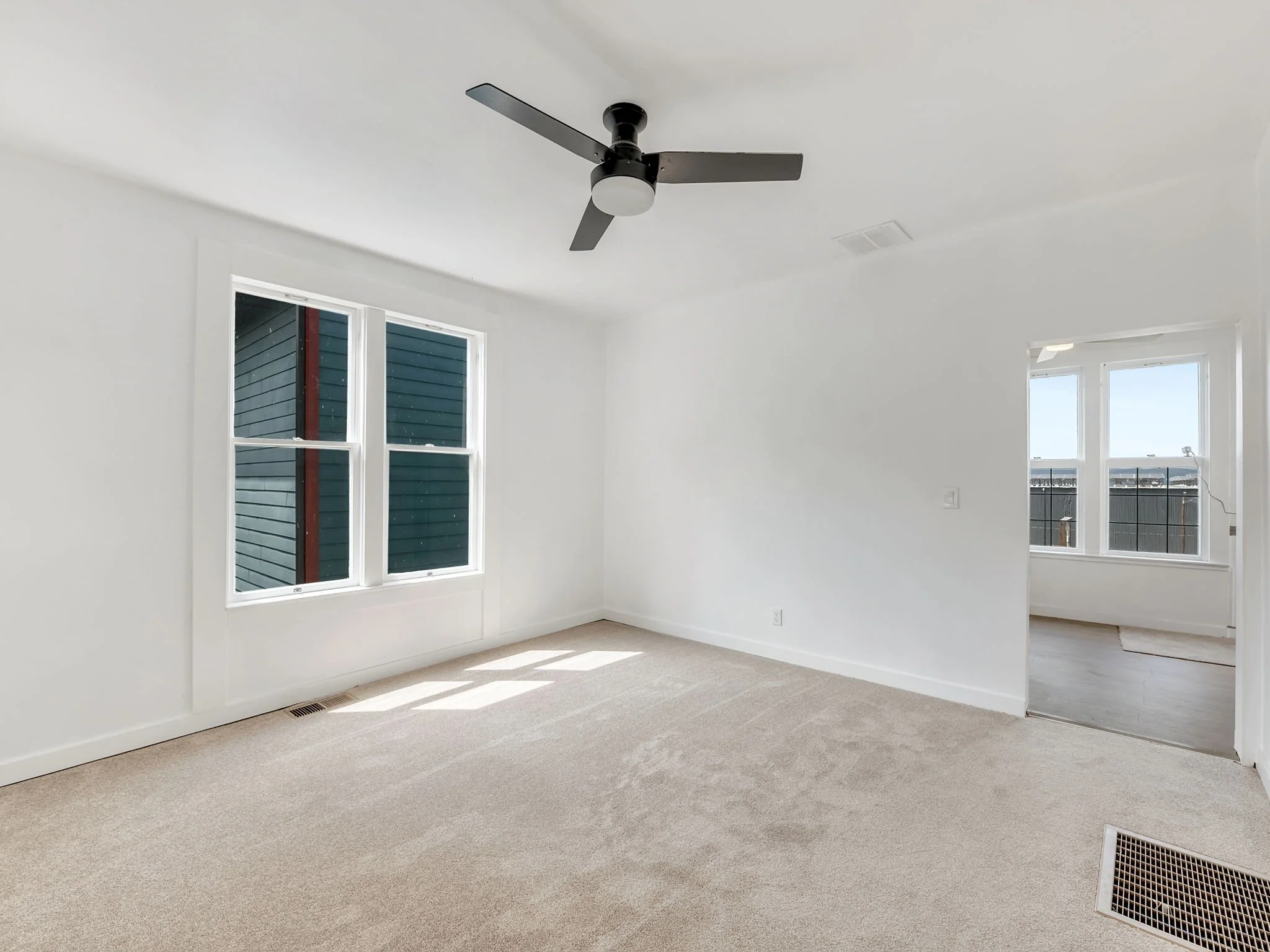 17-web-or-mls-66-70 Bond St-13.jpg