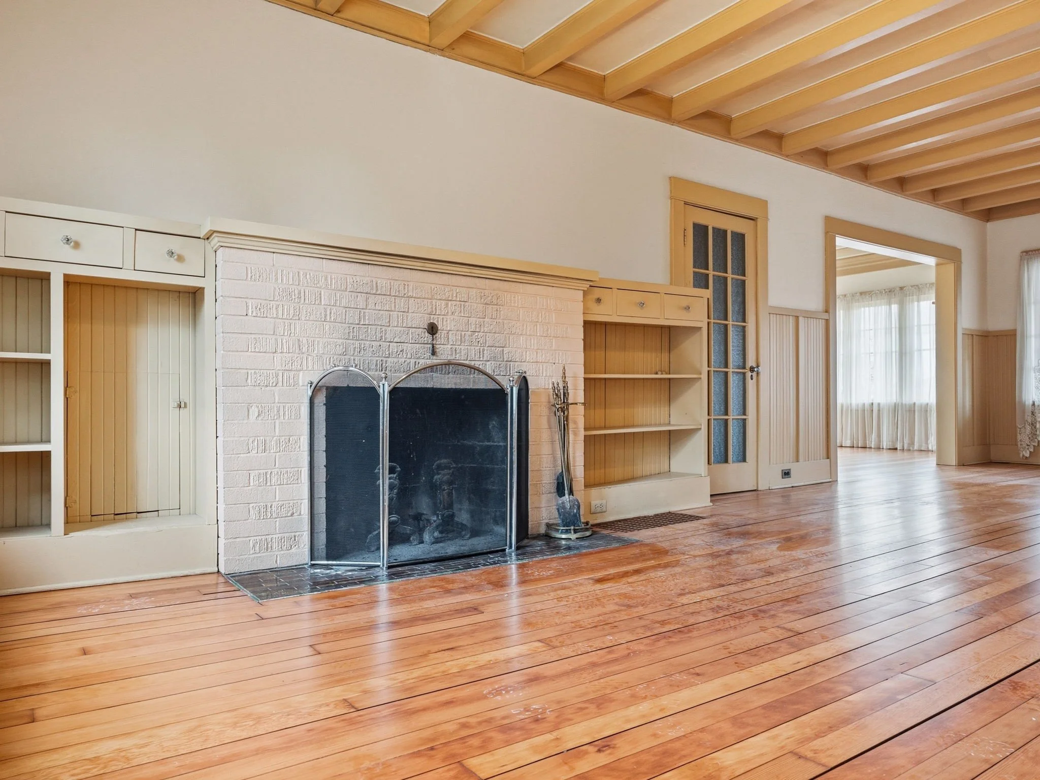 4-web-or-mls-860 Beach St-36.jpg