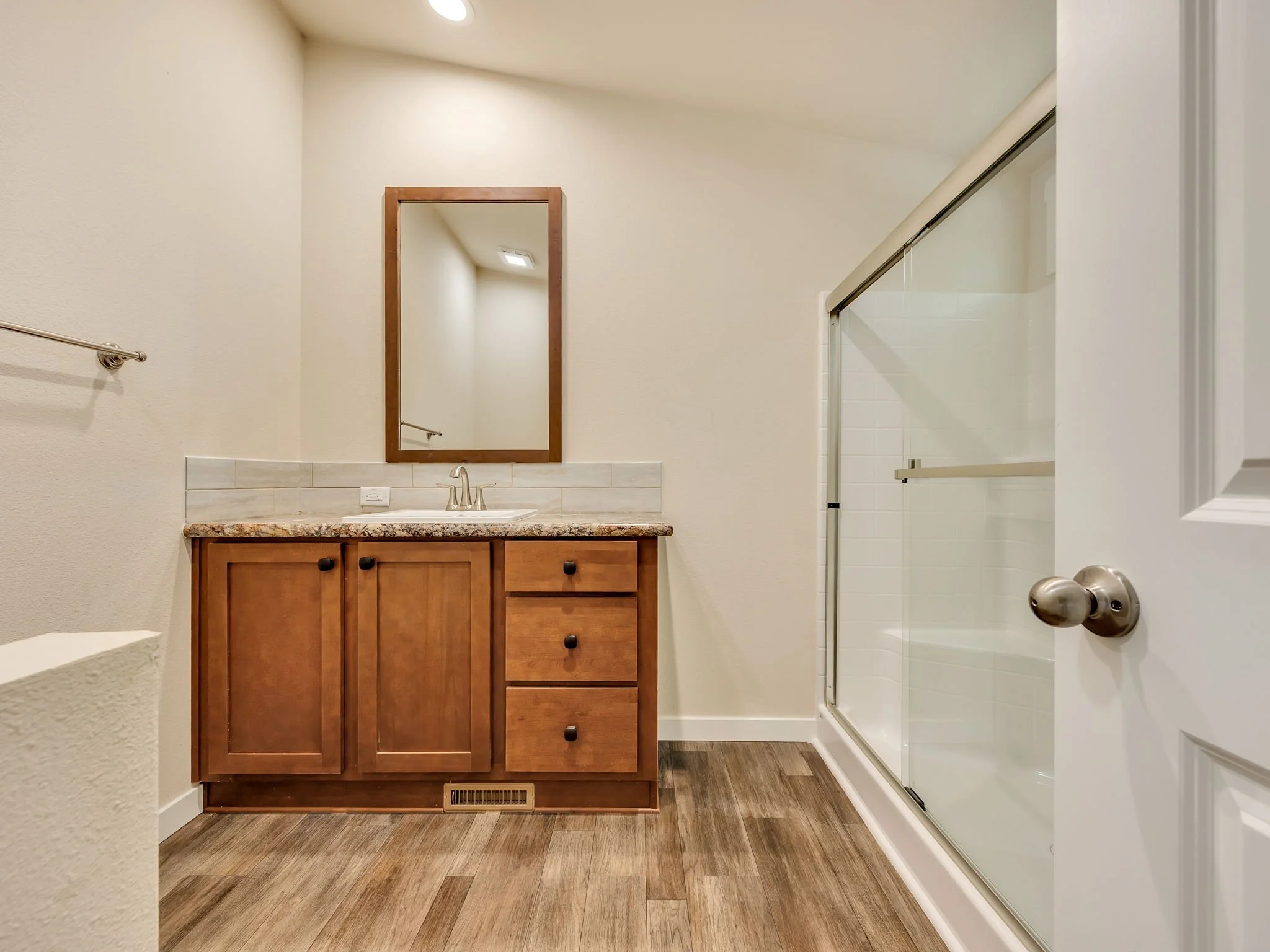 33-web-or-mls-92166 Conroy Rd-28.jpg