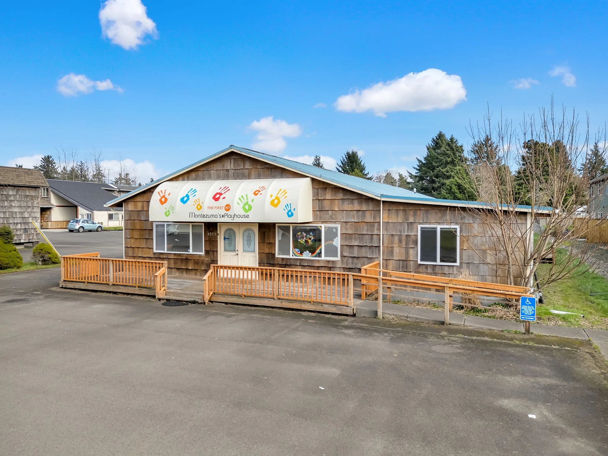 1-web-or-mls-4253 Hwy 101-01.jpg