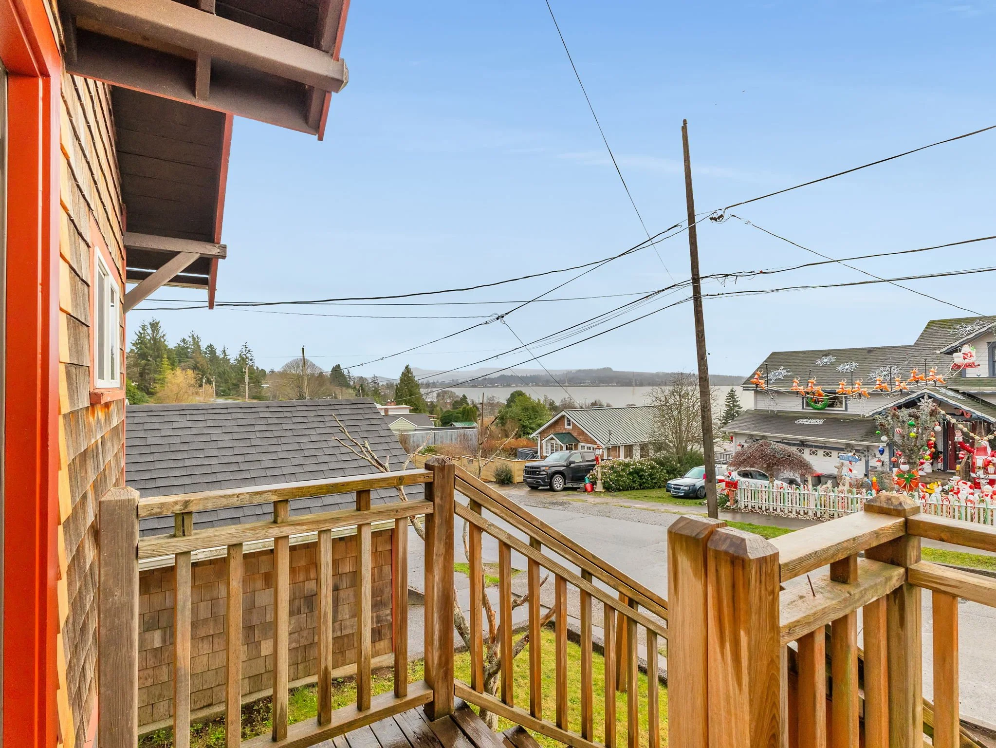 6-web-or-mls-809 Glasgow Ave-06.jpg