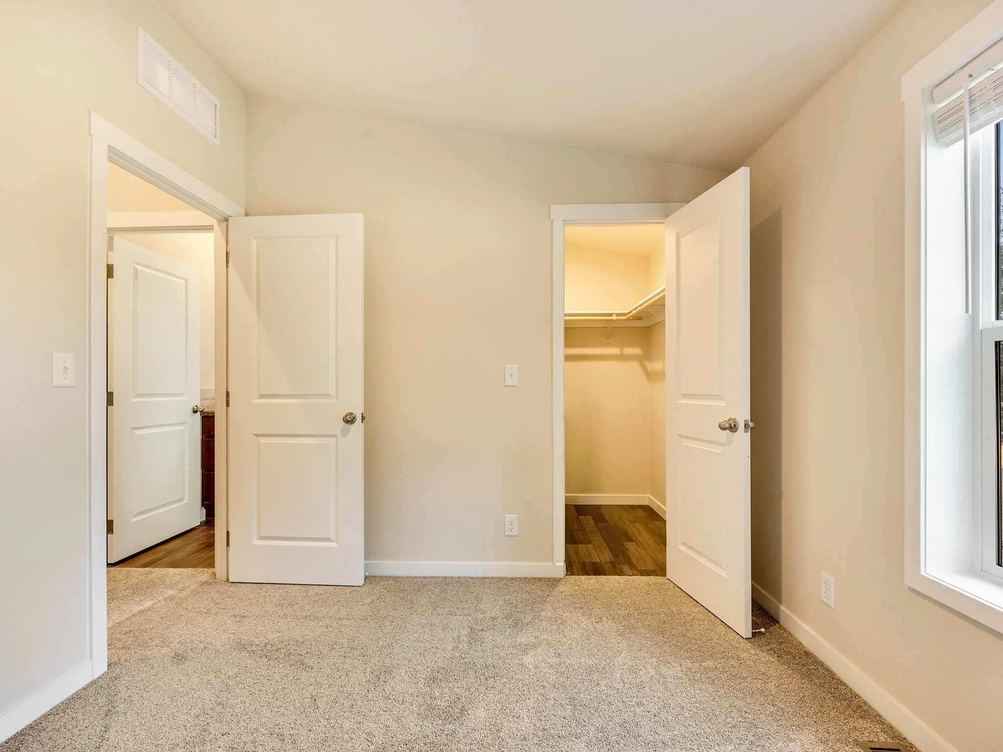 39-web-or-mls-92166 Conroy Rd-37.jpg