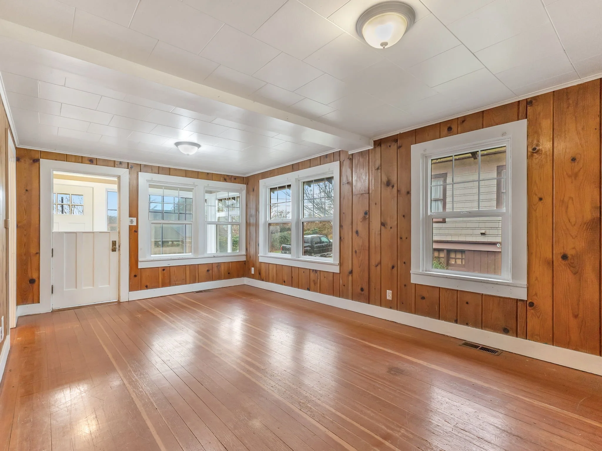 12-web-or-mls-809 Glasgow Ave-12.jpg