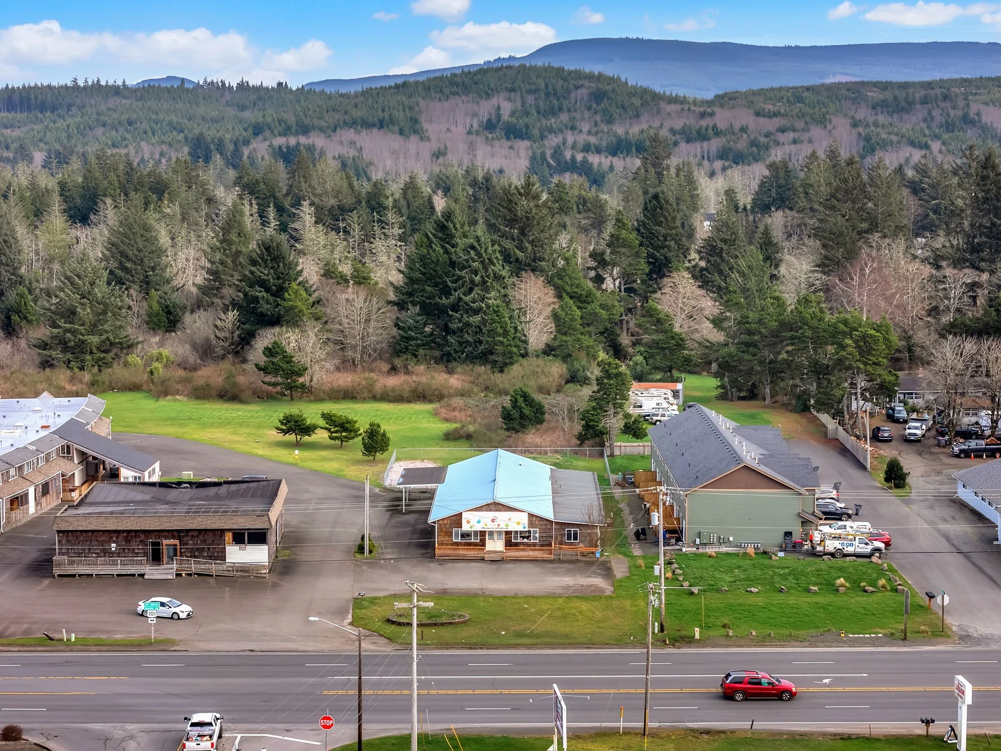 10-web-or-mls-4253 Hwy 101-10.jpg