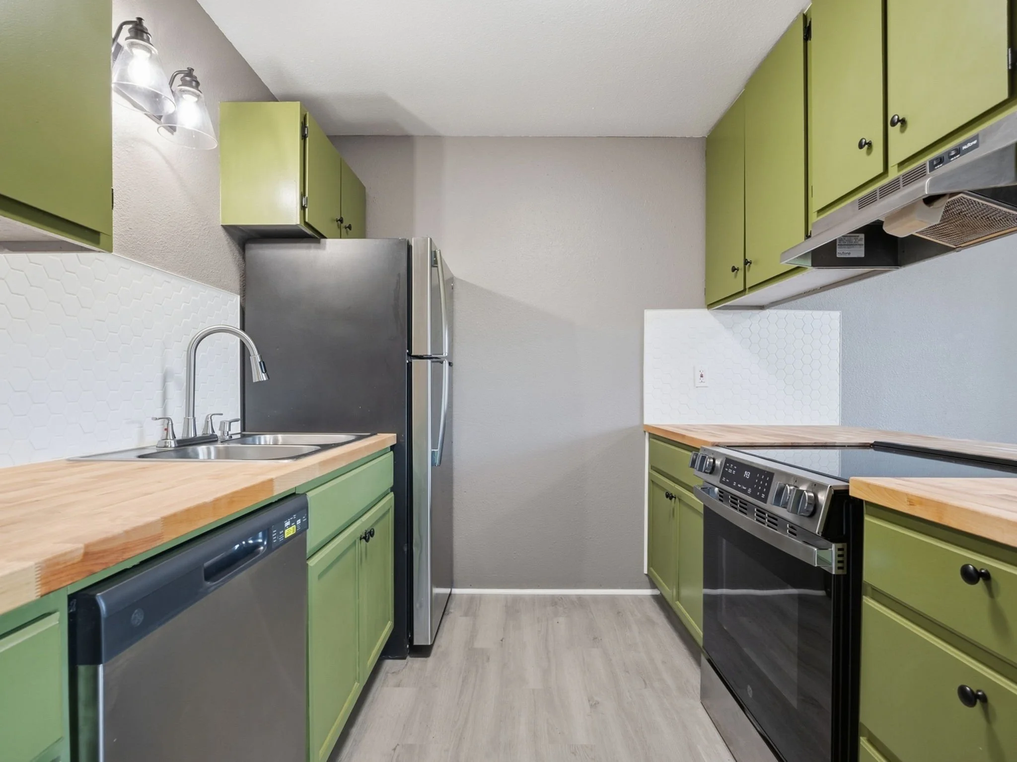 17-web-or-mls-336 NE Skipanon Dr-17.jpg