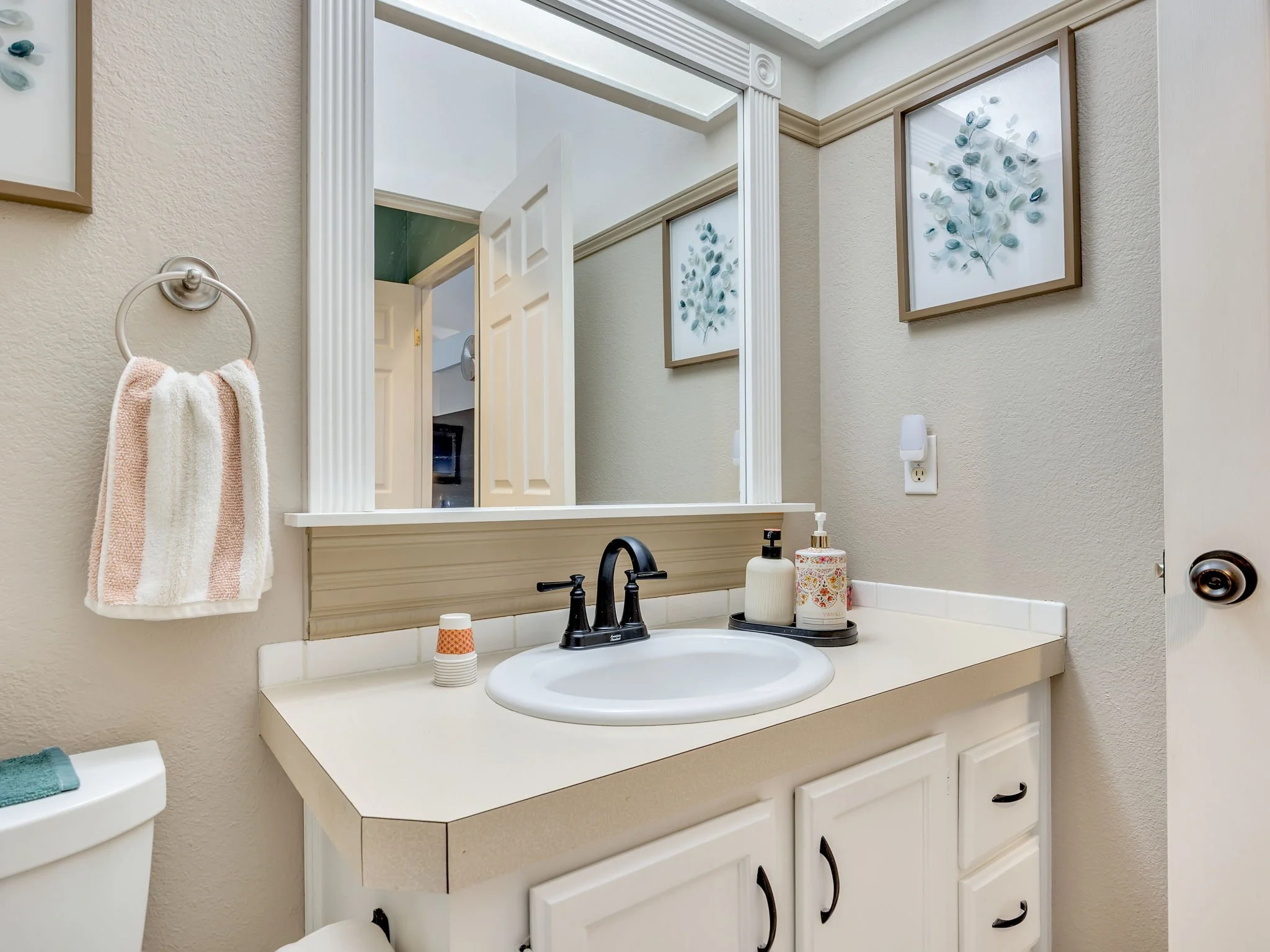 40-web-or-mls-1100 NW Warrenton Dr #356, Warrenton-40.jpg